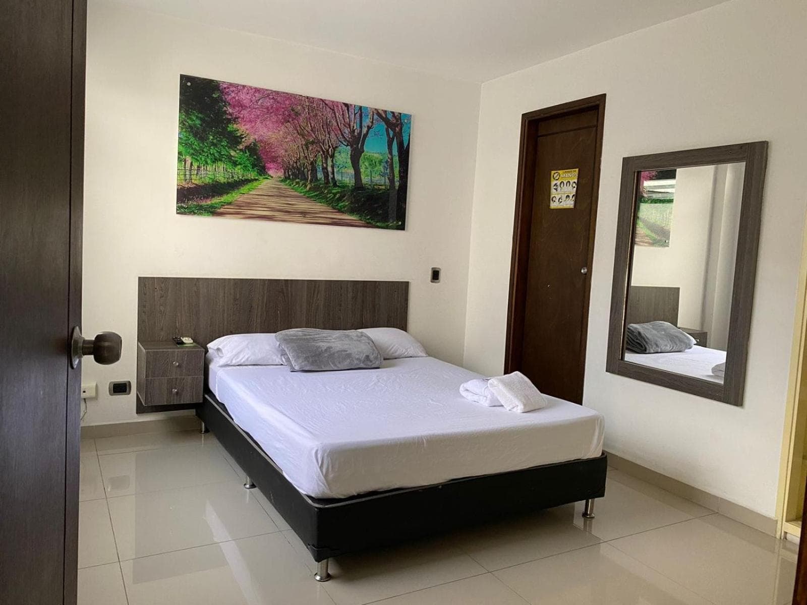 Hotel Jardin de Laureles Jeps photo 9