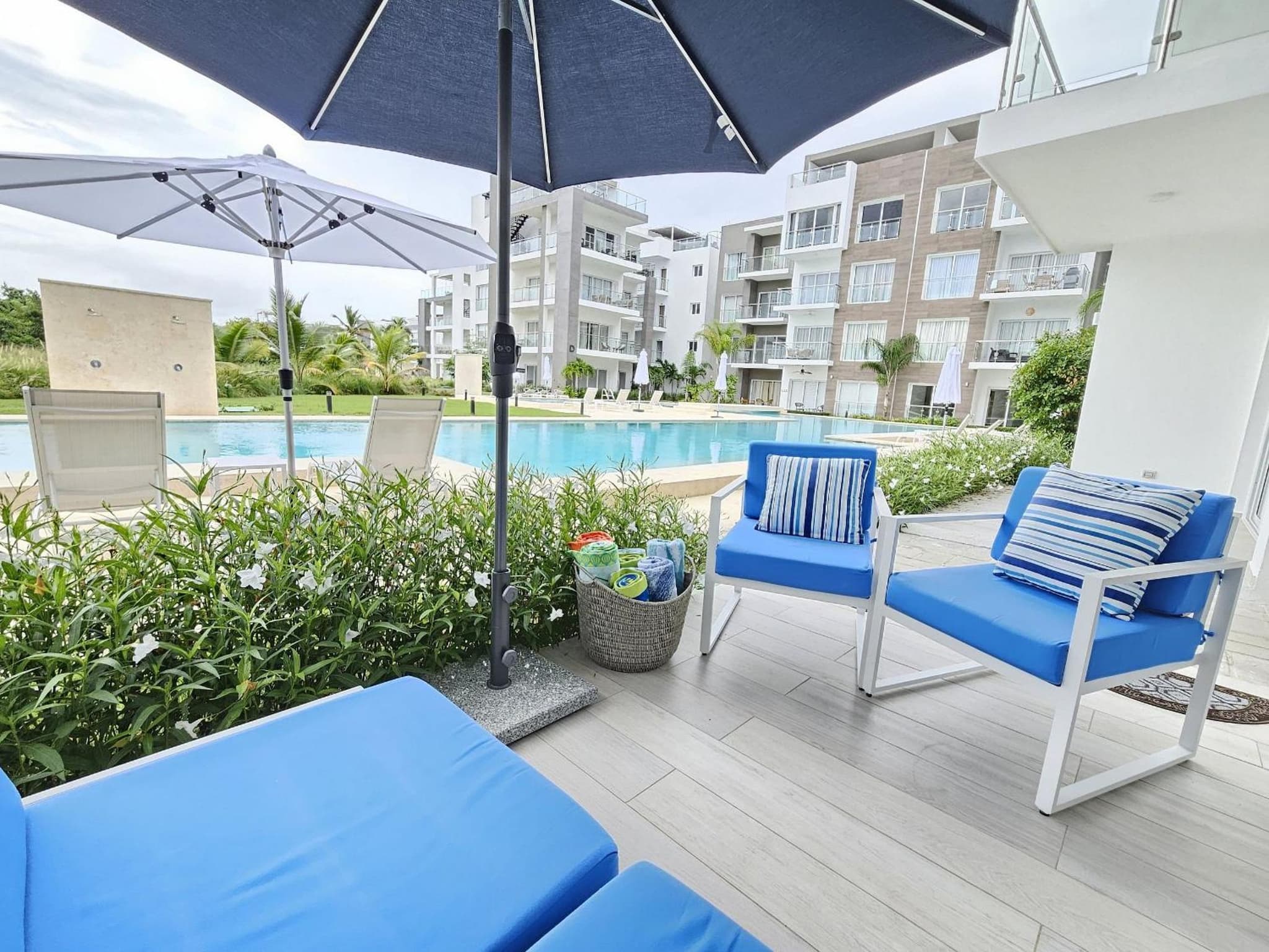 Coral Bay#2 Getaway | 2BR Condo | Pool View photo 6