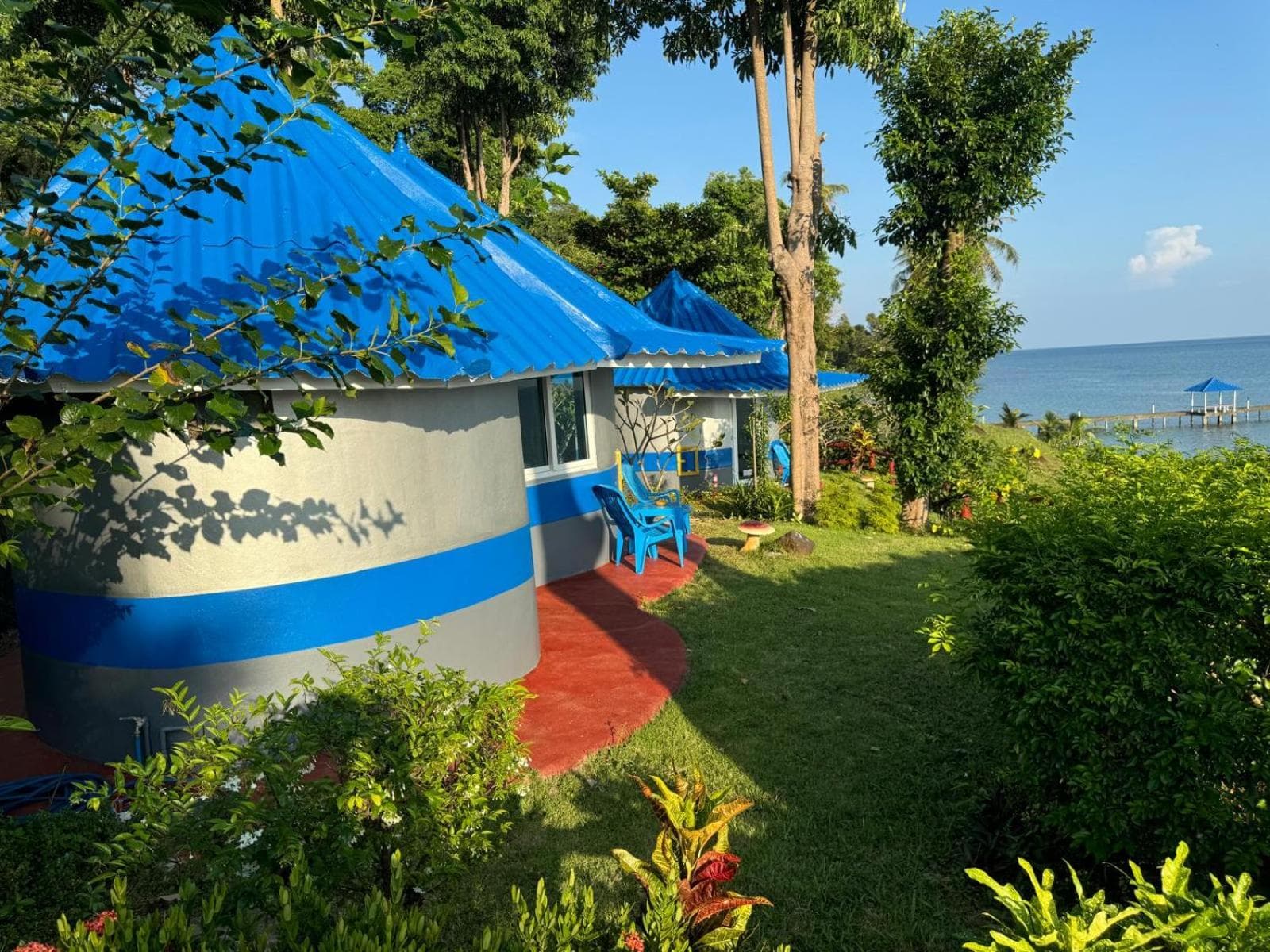 Koh Mak Buri Hut Natural Resort photo 2