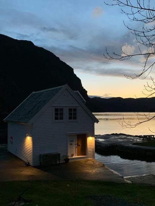 Exclusive fjord getaway with sauna photo 8