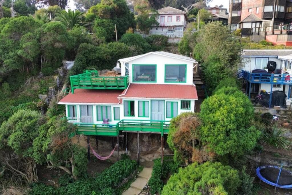Primera Vista, increíble casa frente al mar