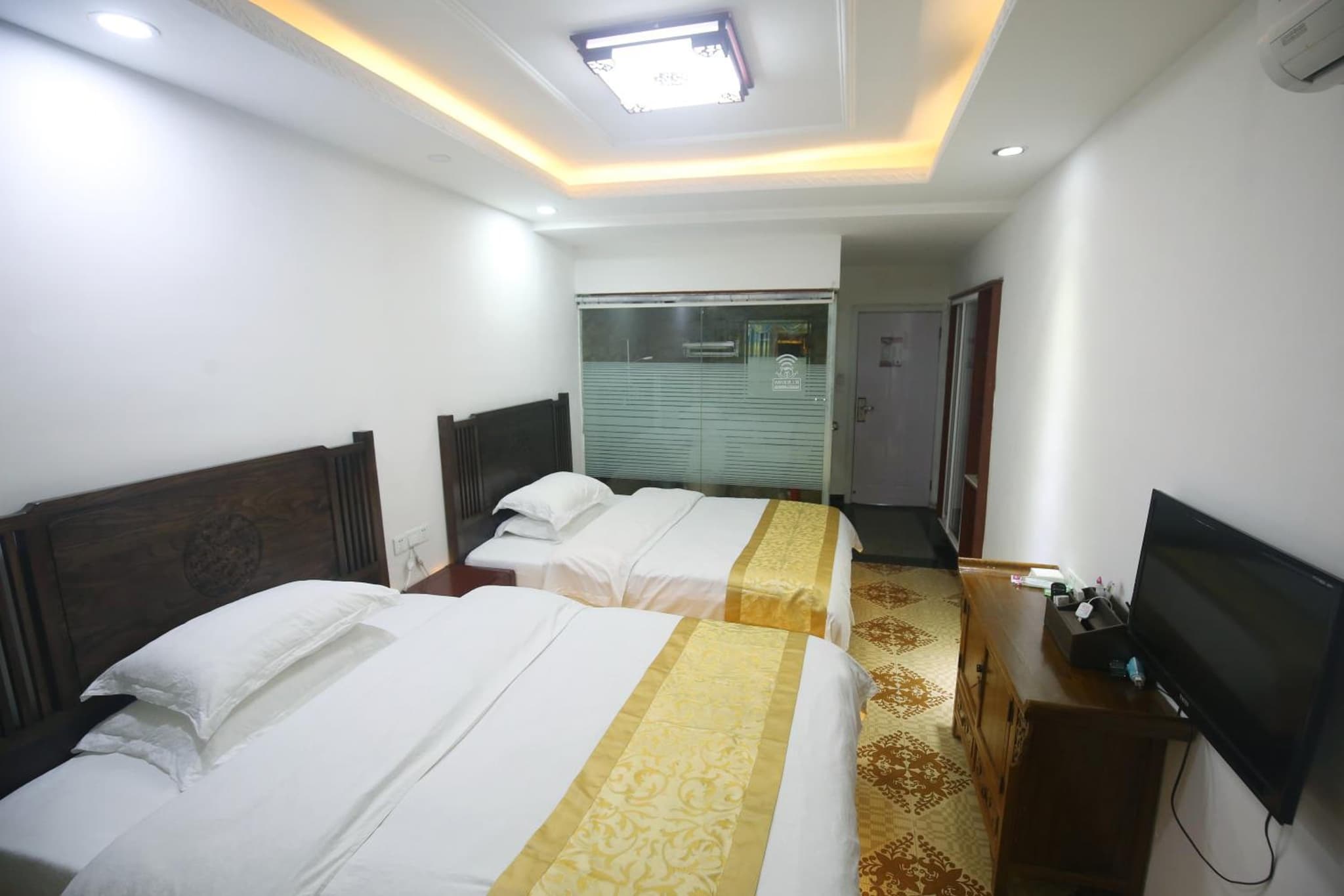 LQJ Riverside Guest House photo 4