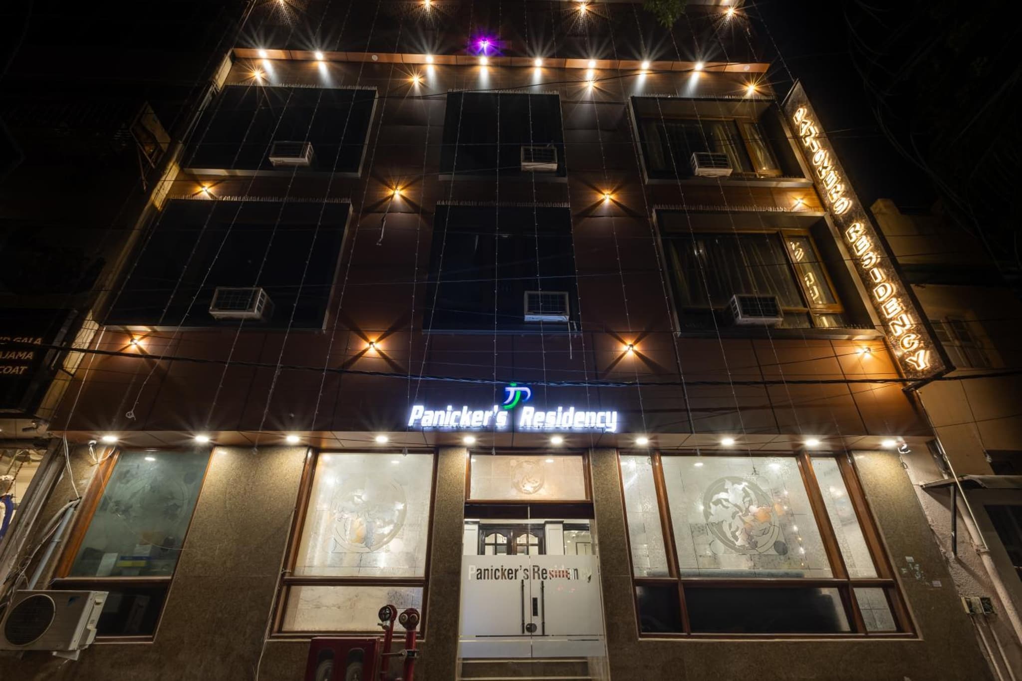 Hotel Panickers Residency - Near Ganga Ram & BLK Hospital - Karol Bagh