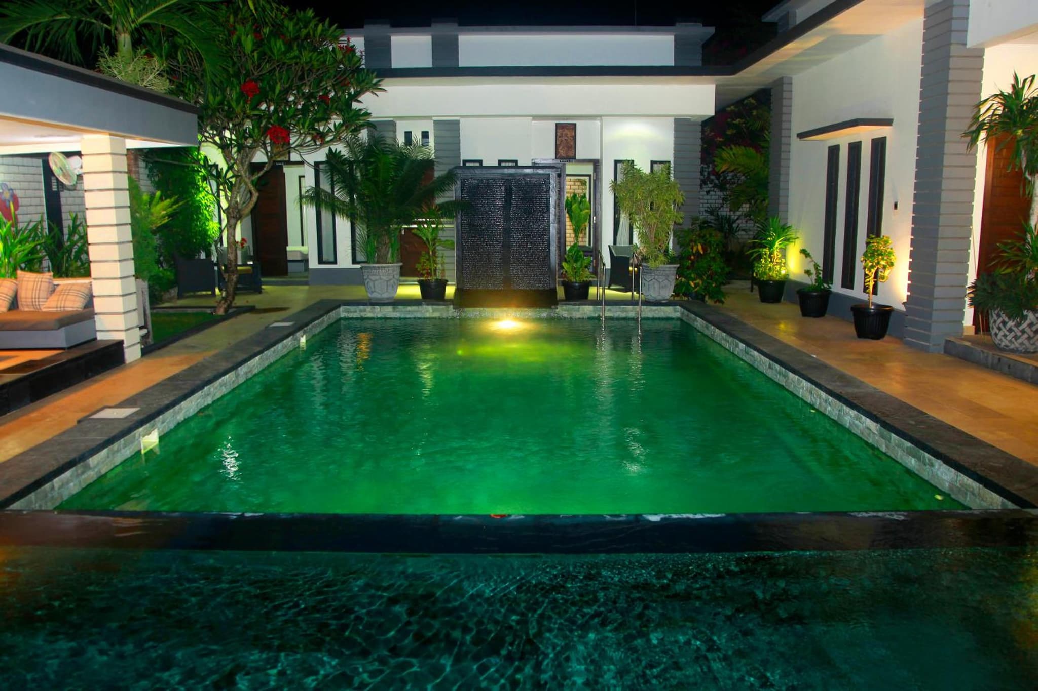 Villa Rumah Putih Abu Abu photo 8