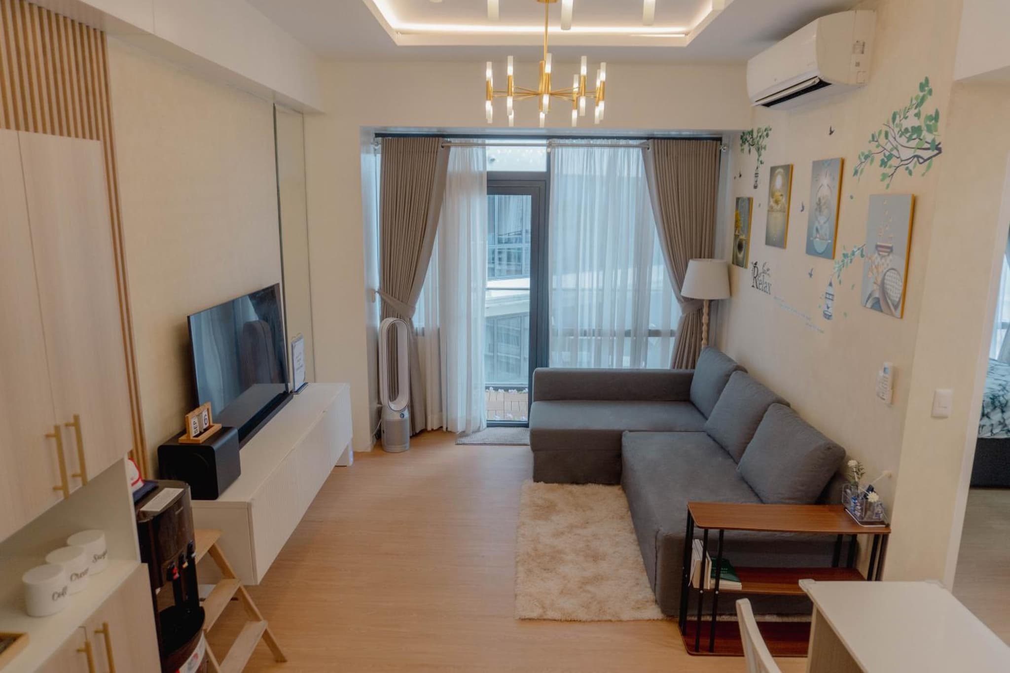 Modern Solace - The Florence 1BR photo 3