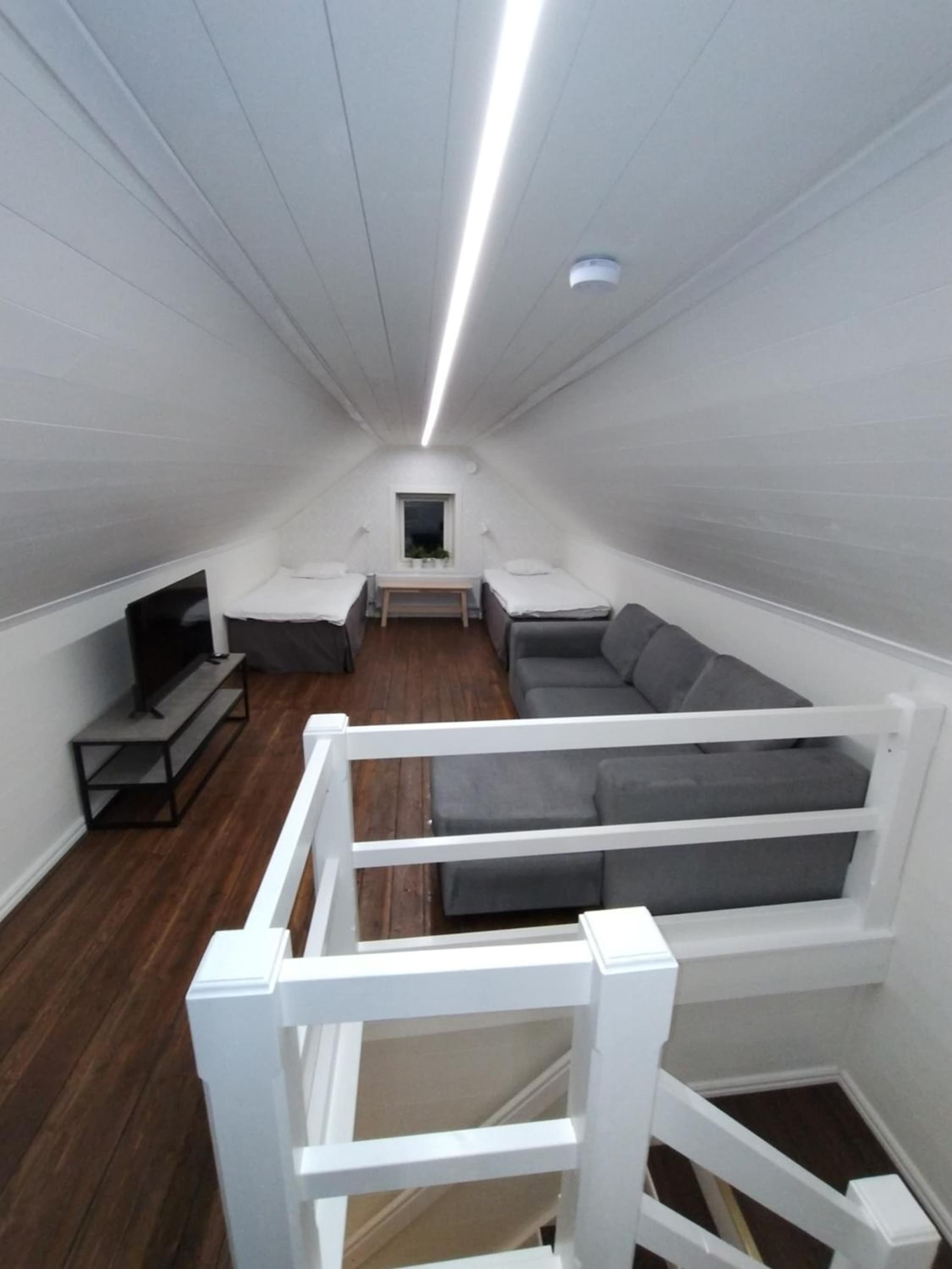 Centralt gästhus i Sala med kök, trädgård & Wi-Fi