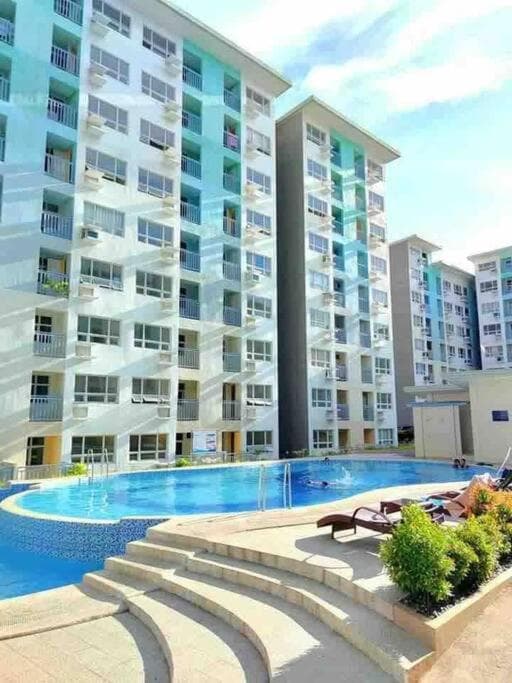 Modern Cozy 2BR Smart Lock Condo with Netflix 4K and YouTube Premium at Seawind