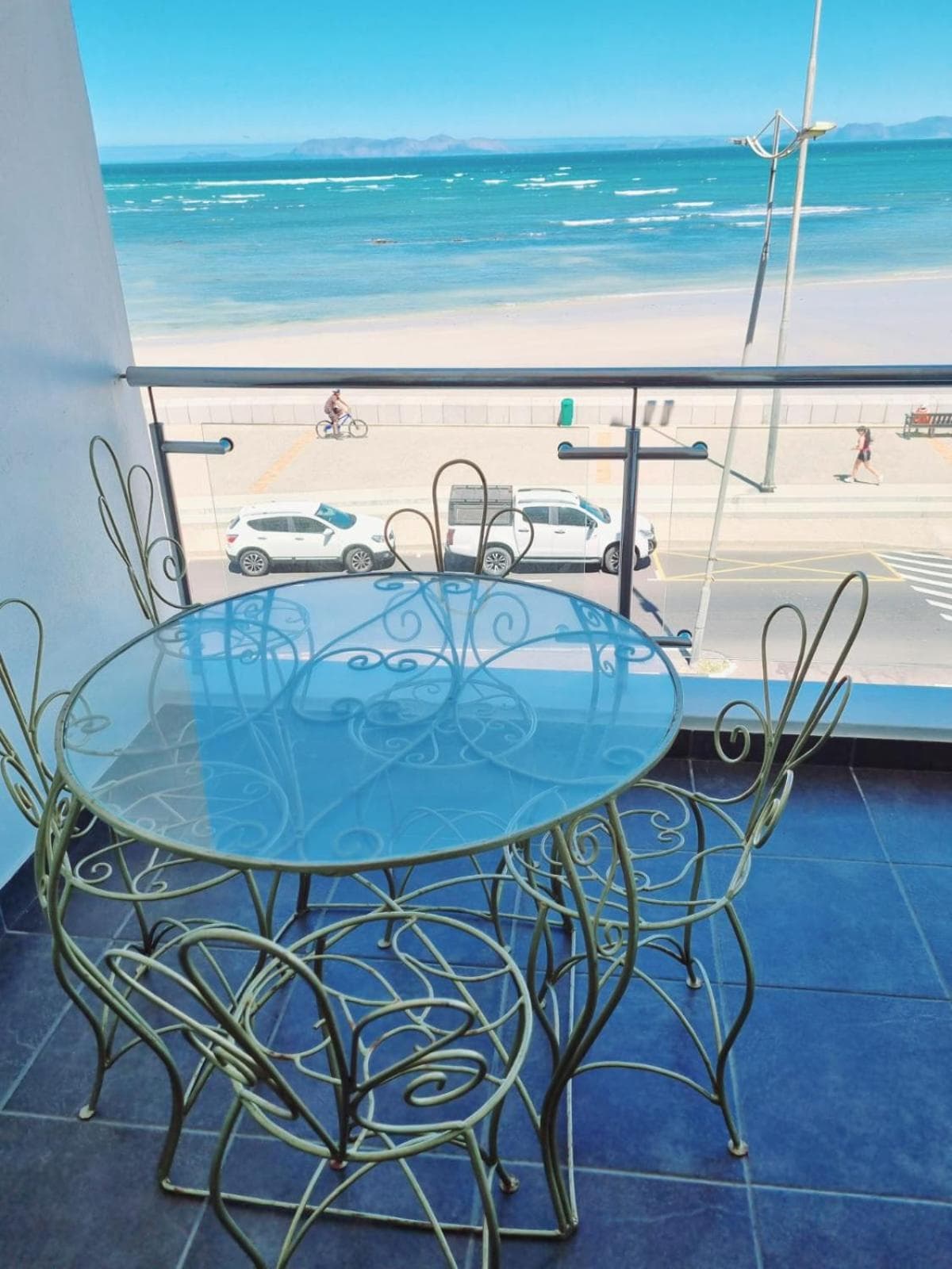 Beachfront Luxury Apartment - Hibernian Towers 309 Strand - Self Catering