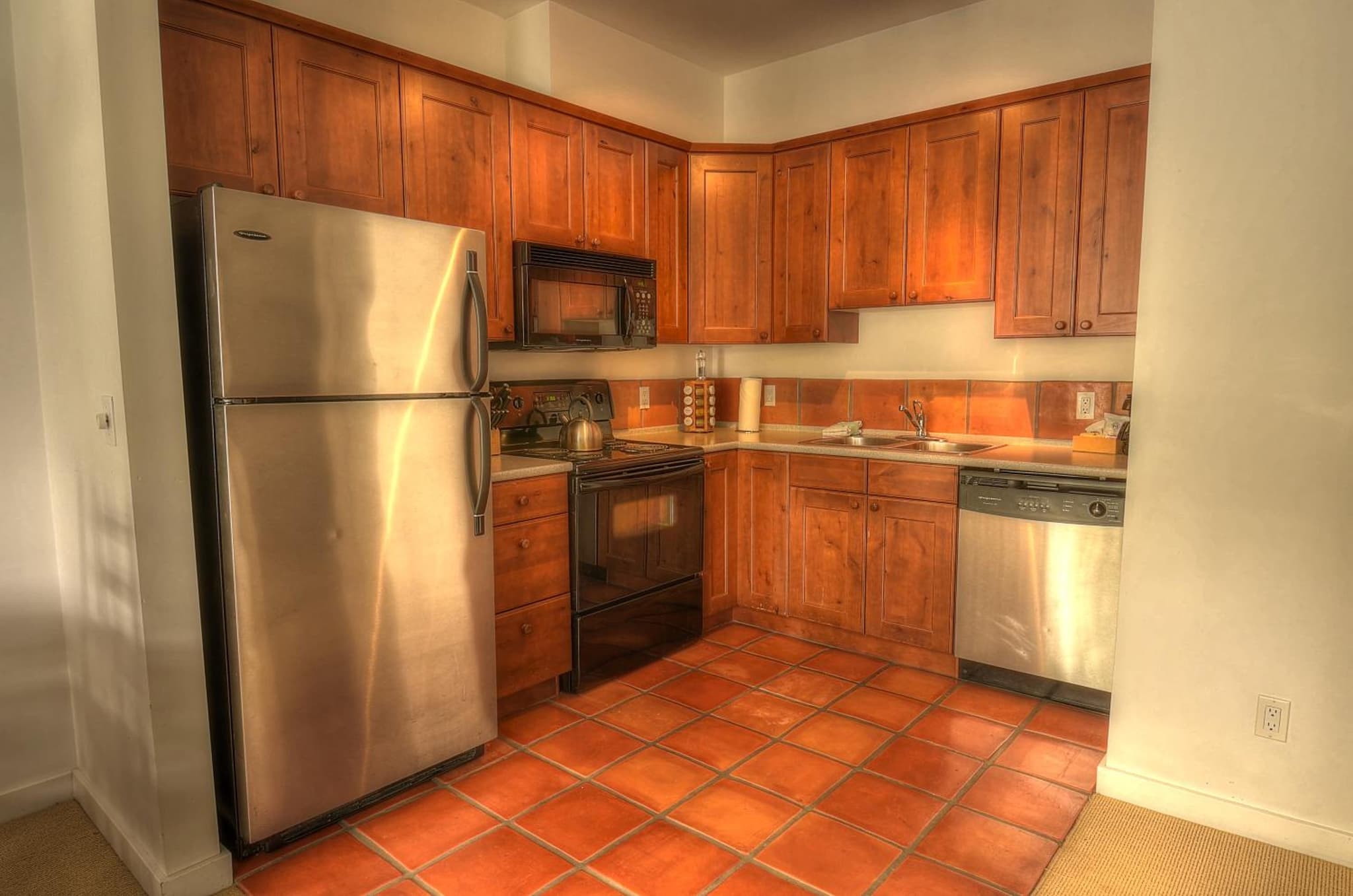 Waters Edge Shoreside Suites photo 9