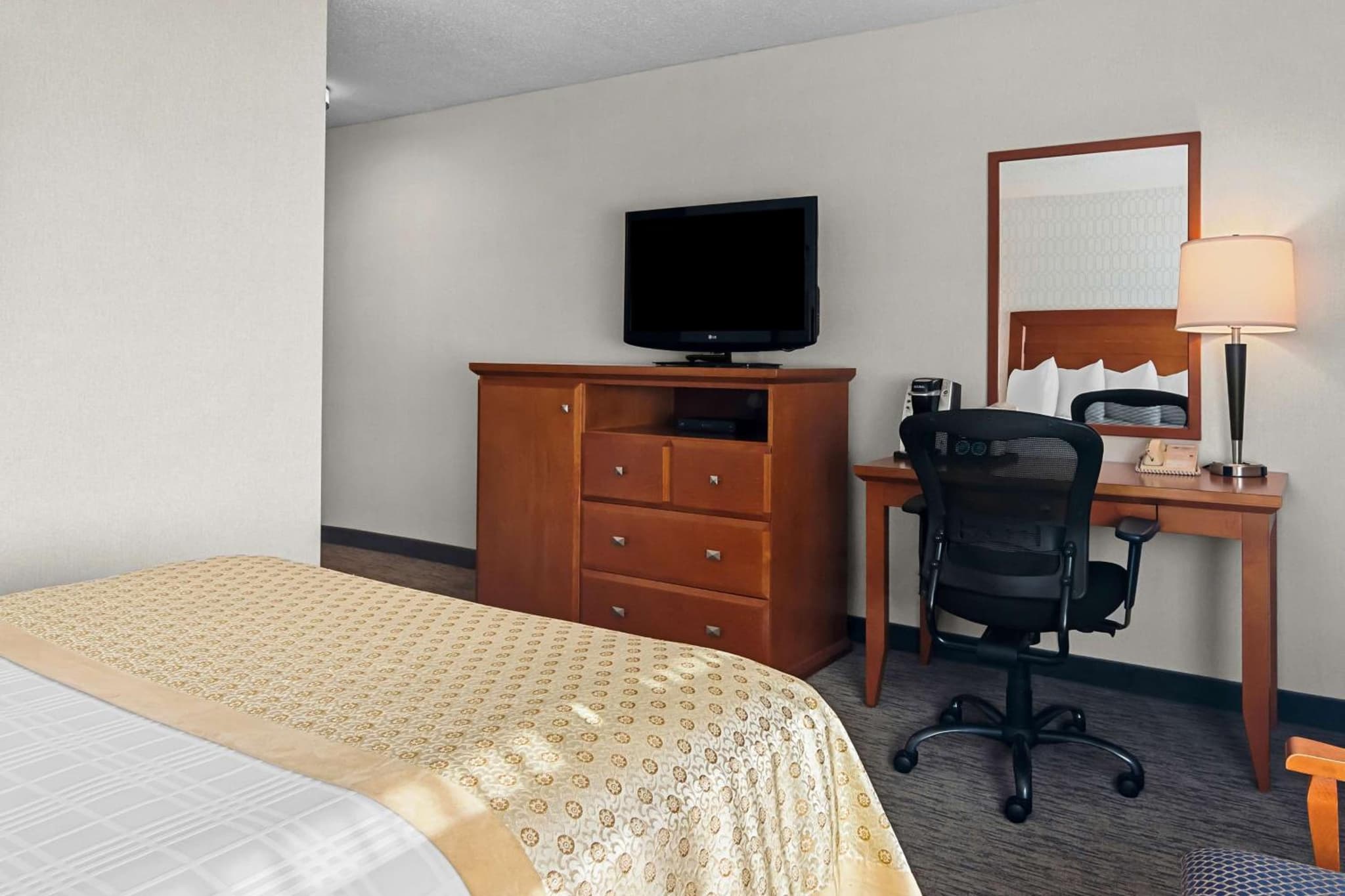 Best Western PLUS Langley Inn photo 4