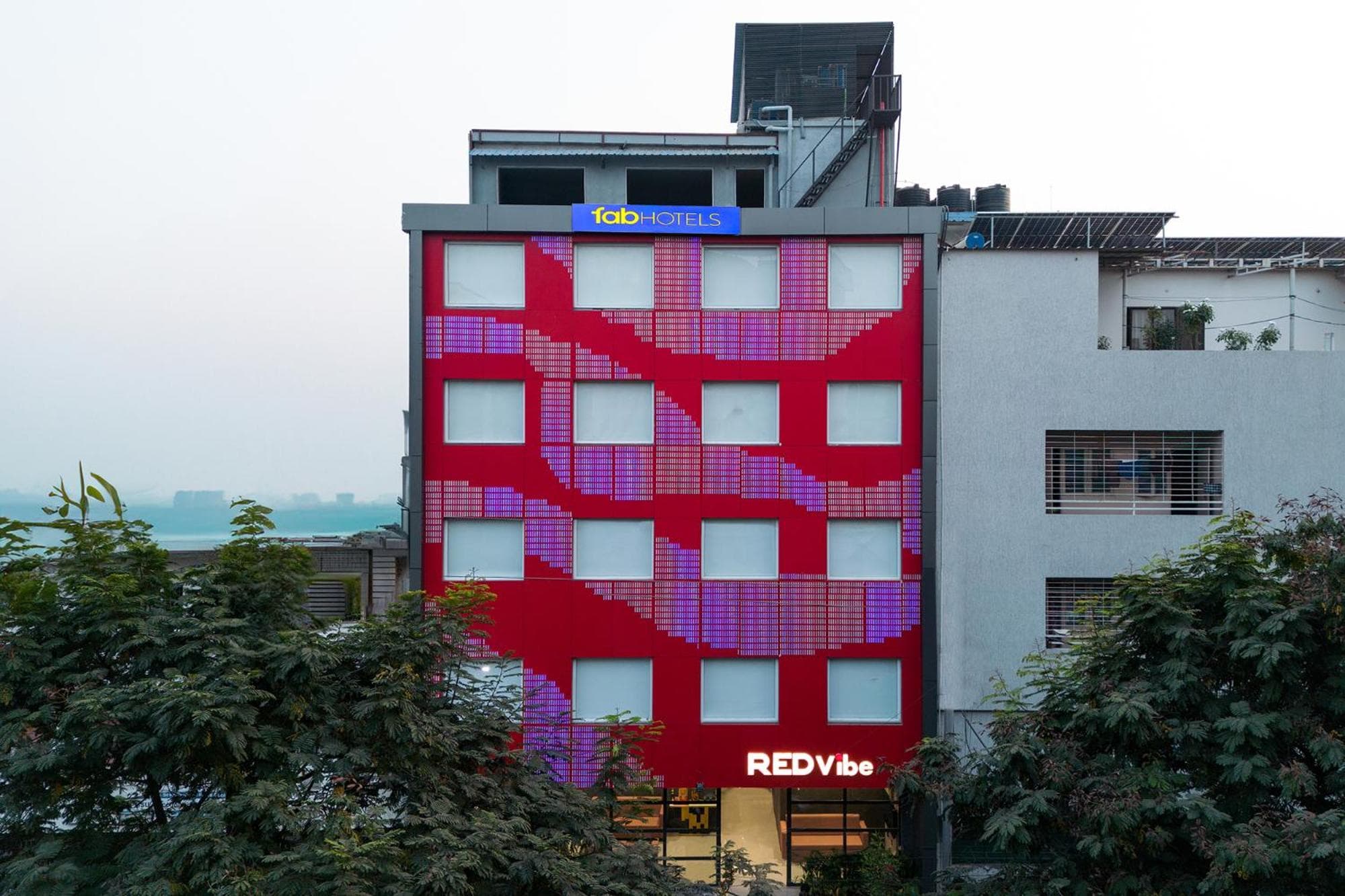 FabHotel Red Vibe