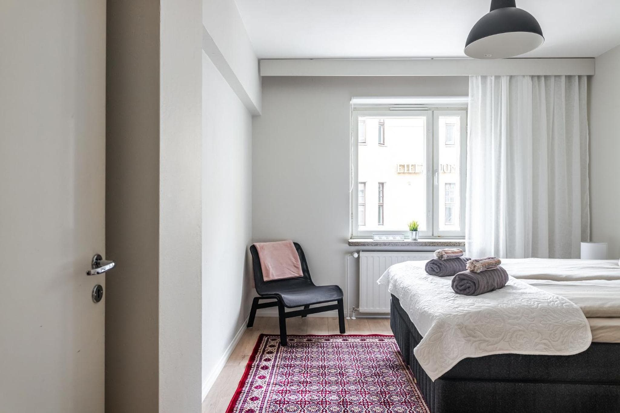 Charming 1BR City Apartment with Great Location photo 9