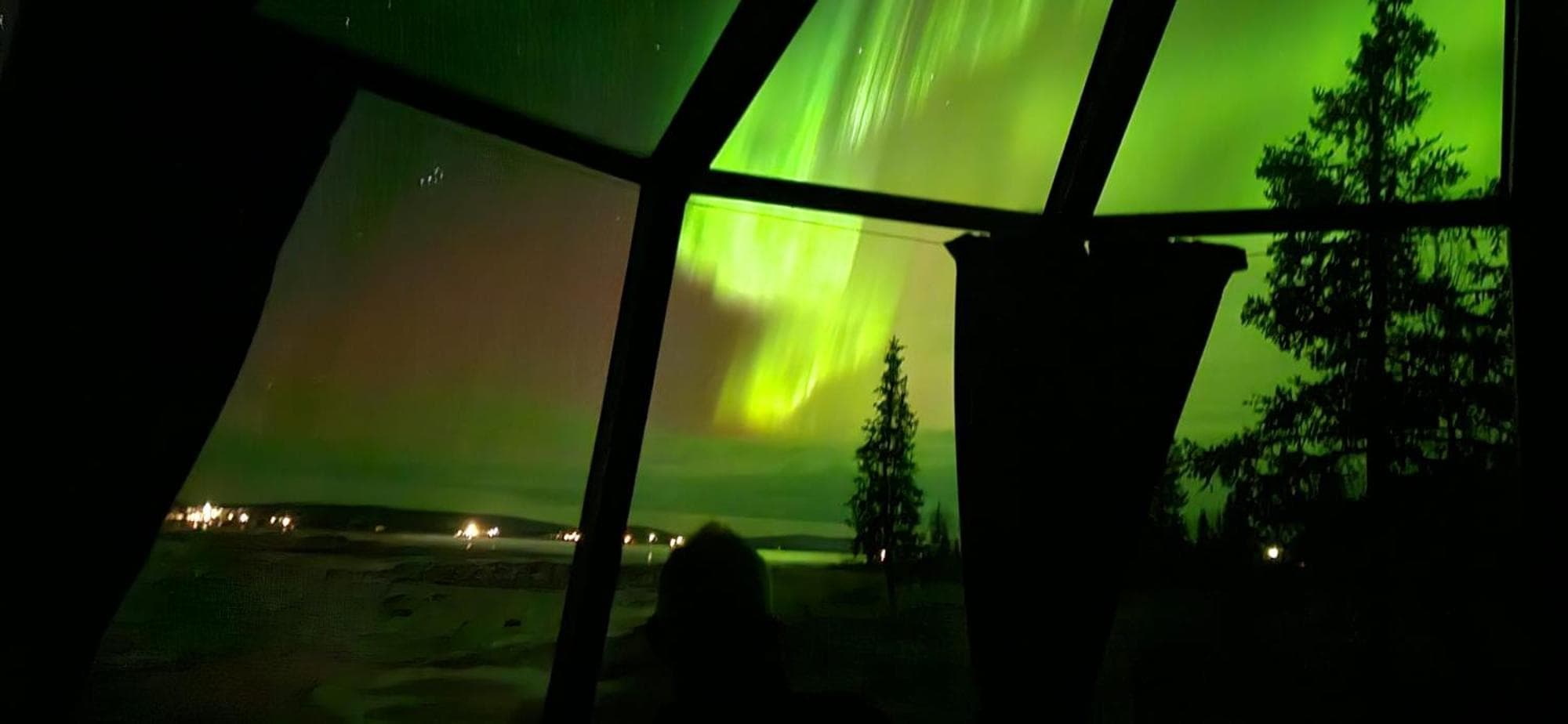 Aurora River Camp Glass igloos & cabins