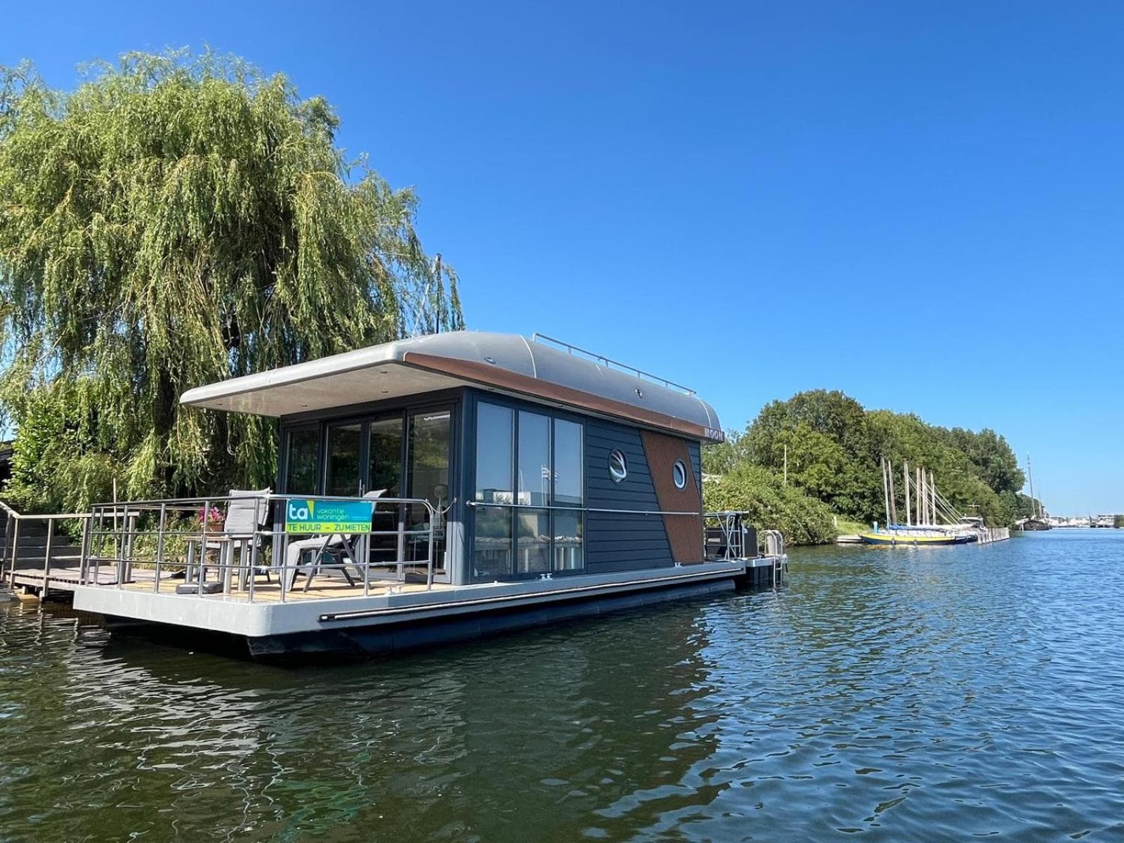 Houseboat Kamperland photo 6