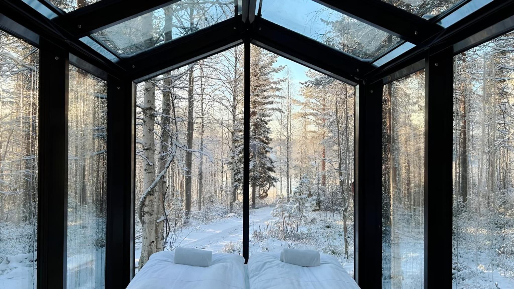 Sky Lodging - sleeping under the stars - private cottage