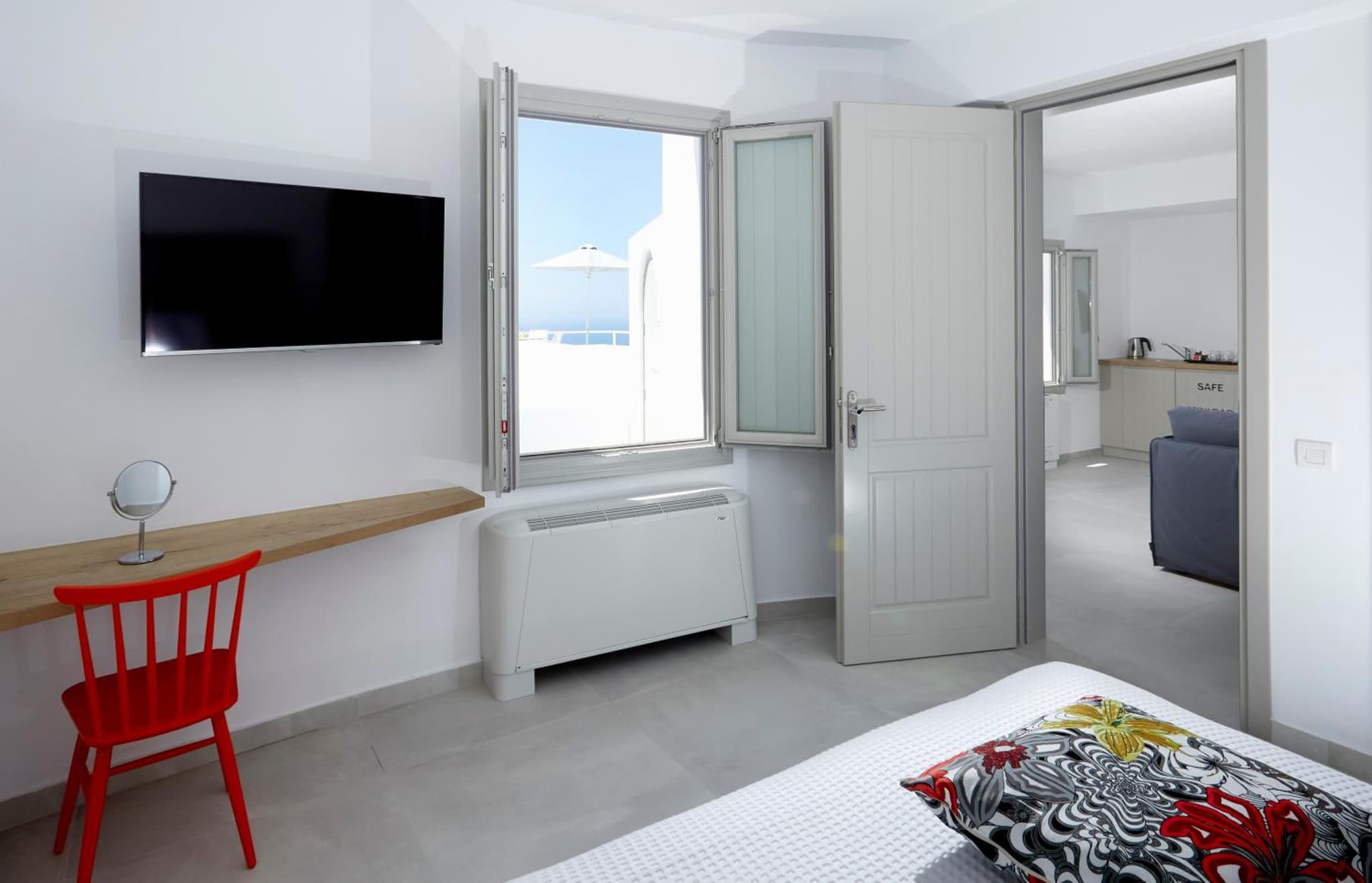 Aperanto Suites photo 6