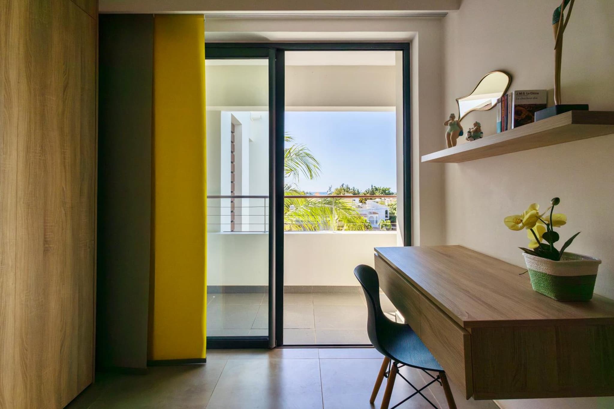 Luxury Penthouse with Jacuzzi, 2 min to Beach photo 5