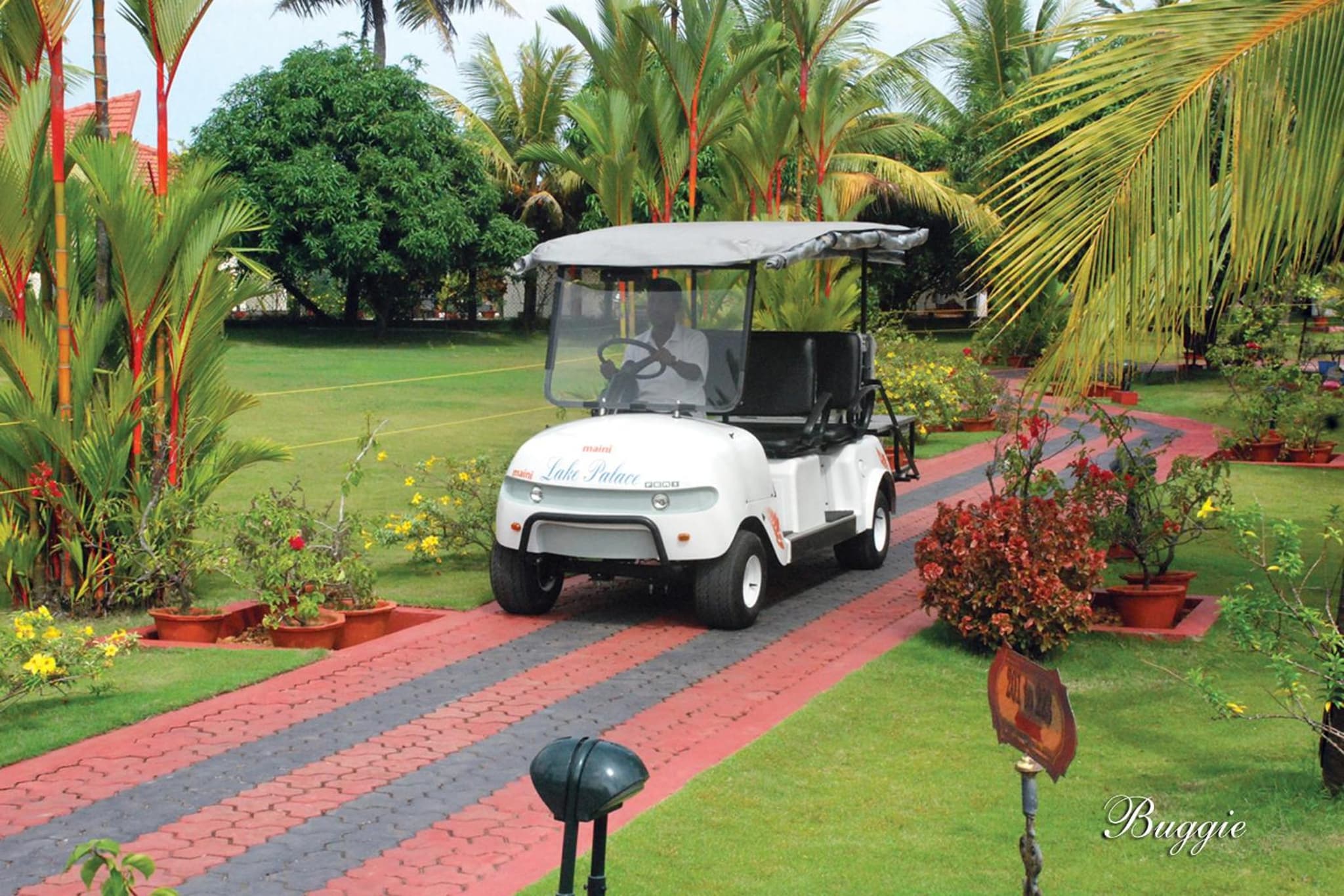 Sterling Lake Palace Alleppey photo 6