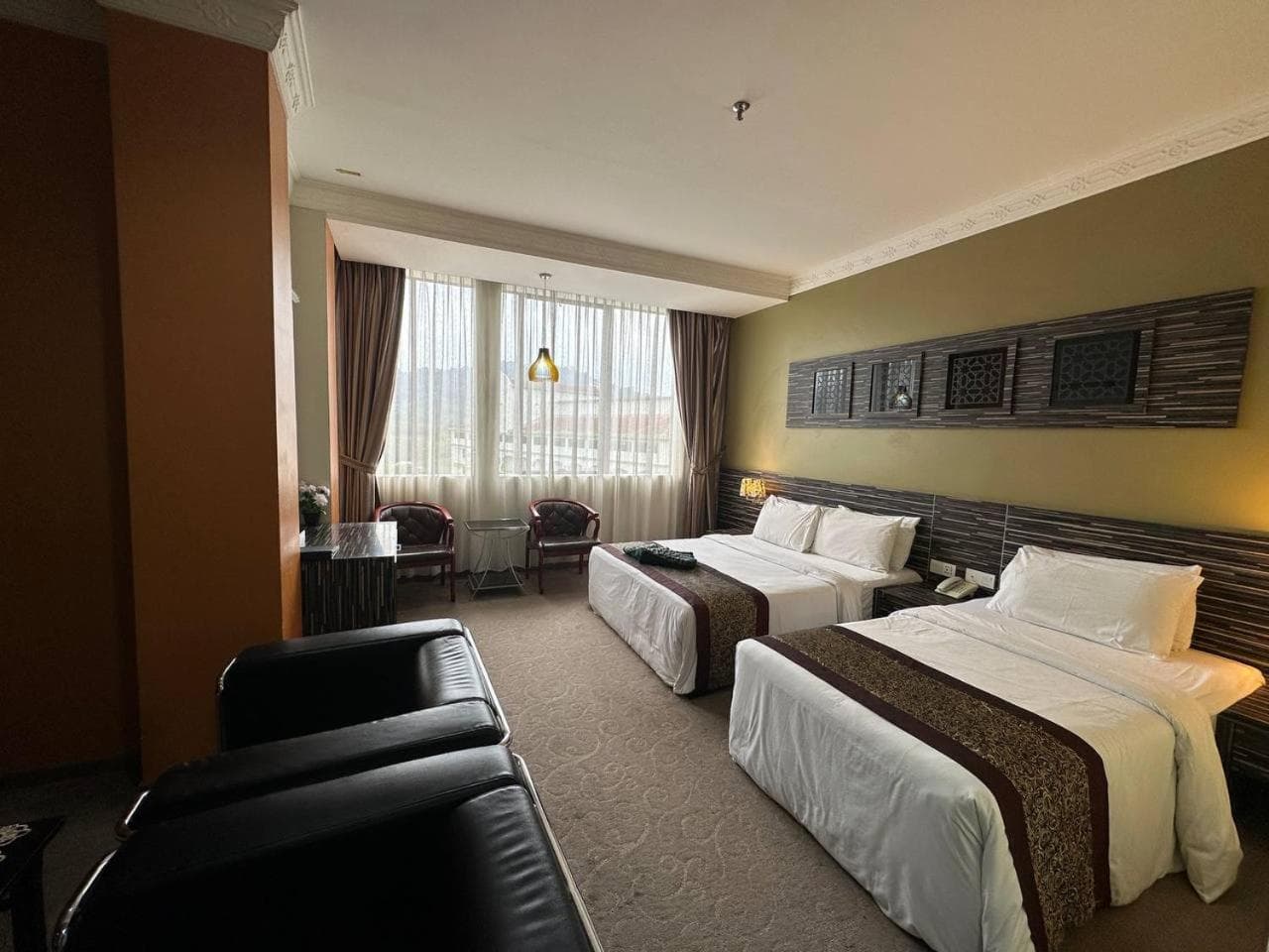 HIG Hotel & Convention photo 4