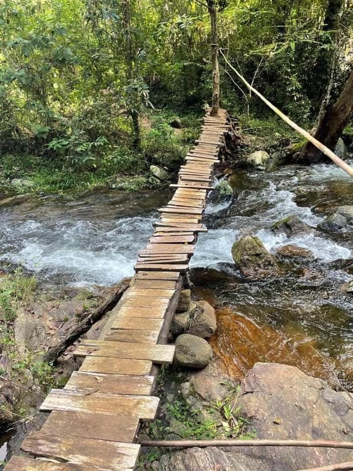 Knuckles Off-Grid Cabin With Waterfall View photo 4