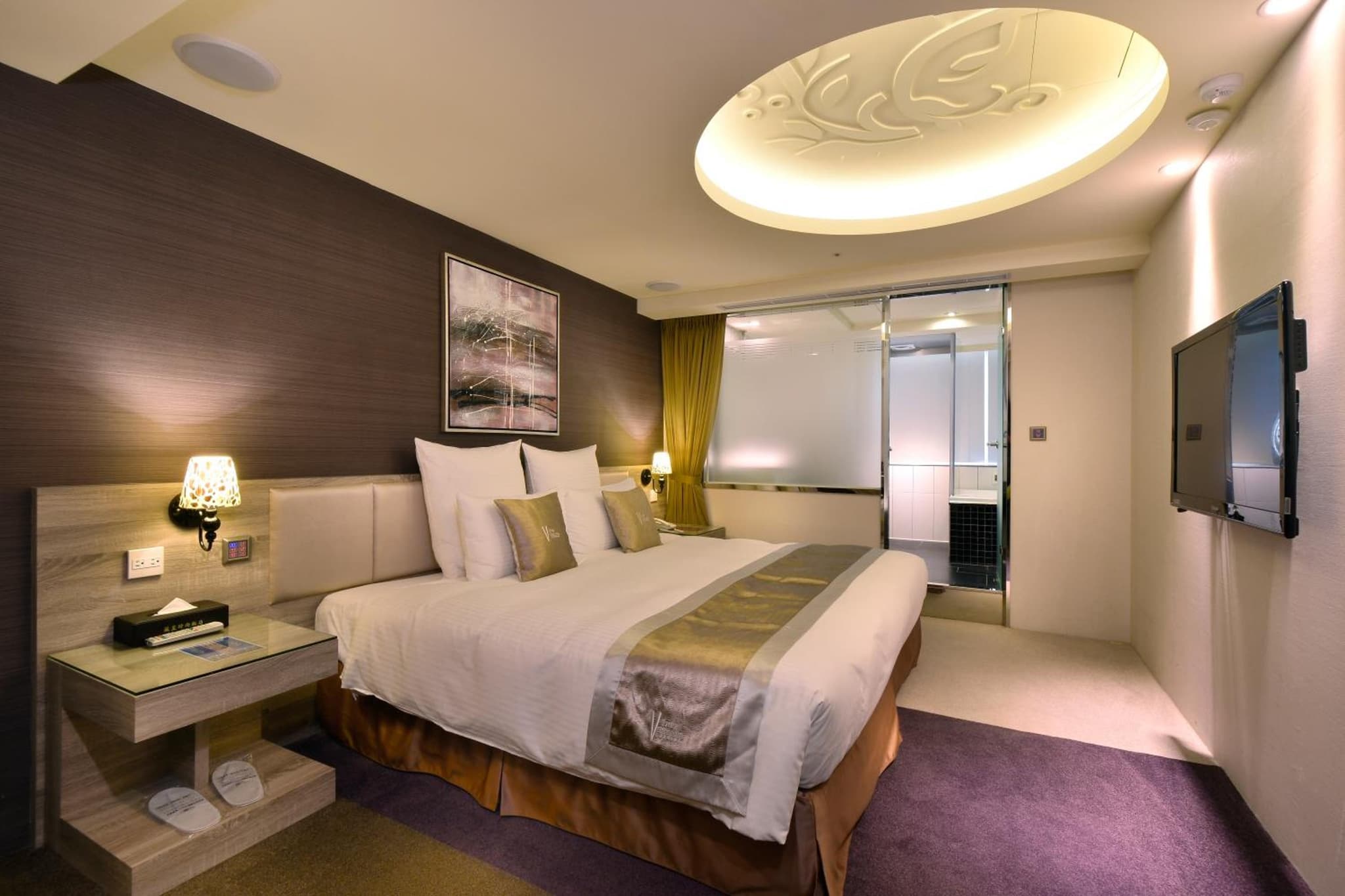 V-one Vogue Hotel photo 7