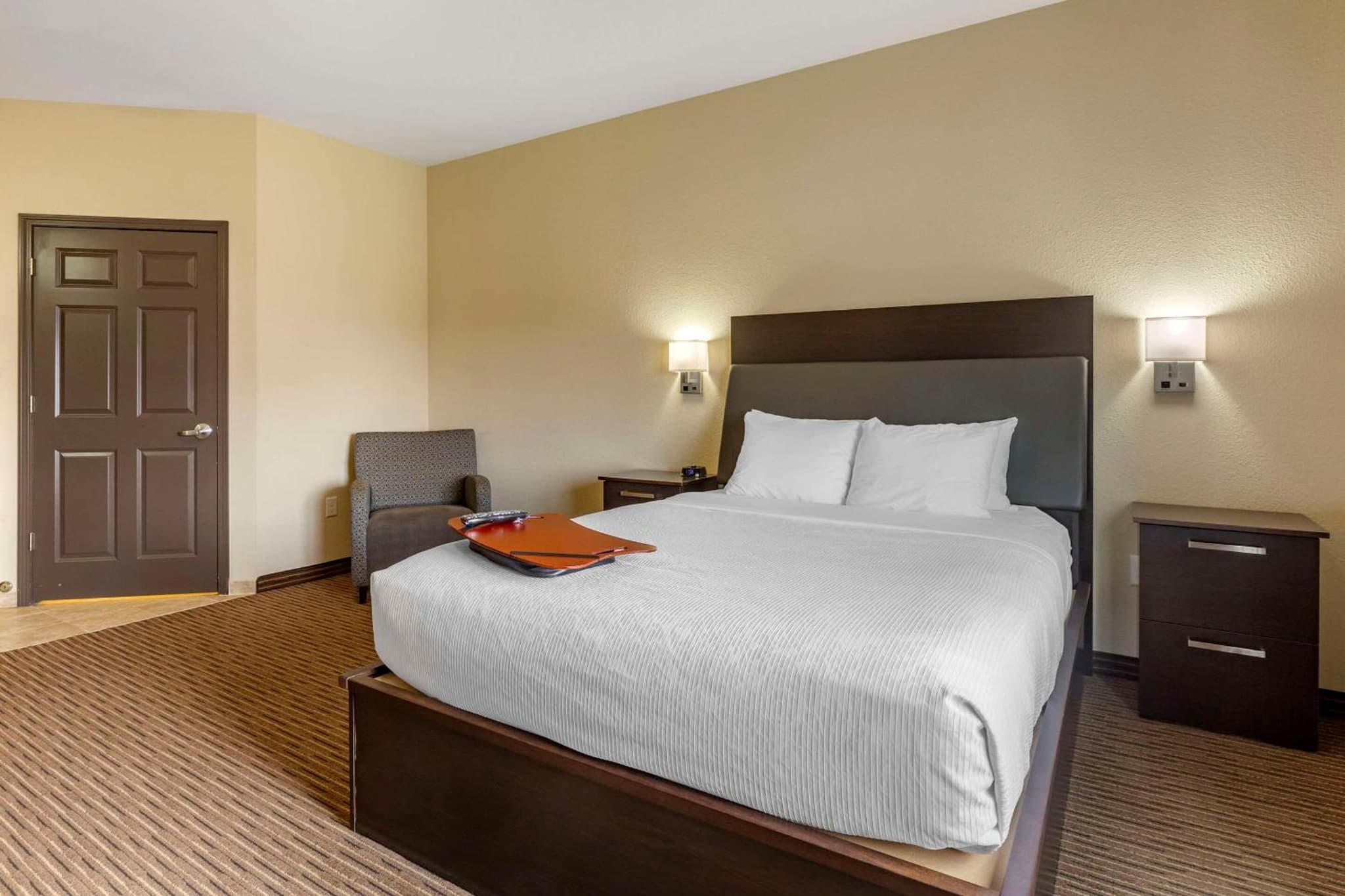 Quality Inn & Suites photo 8