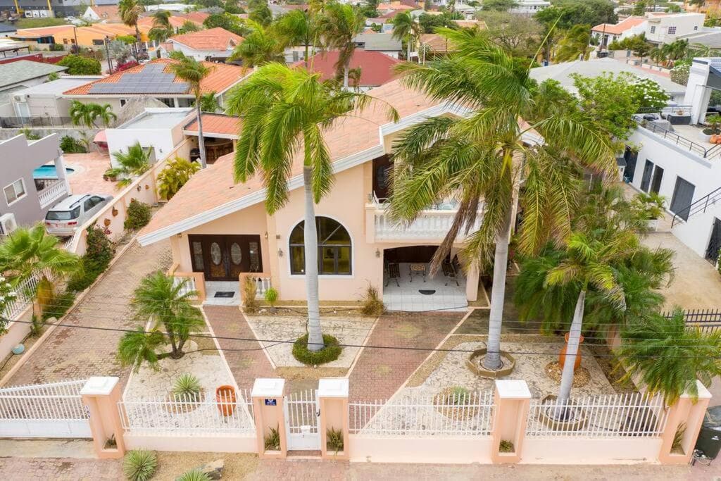 Bubali Villa - Just a 2-minute drive to Eagle Beach photo 7