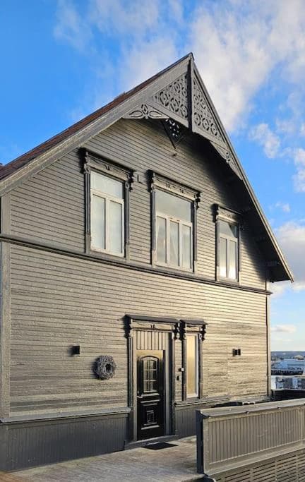 Vårsol Overnatting i Vardø centrum