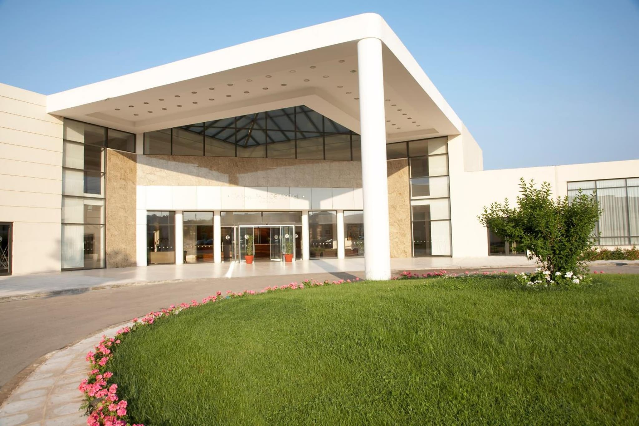 Ramada Plaza by Wyndham Thraki photo 7
