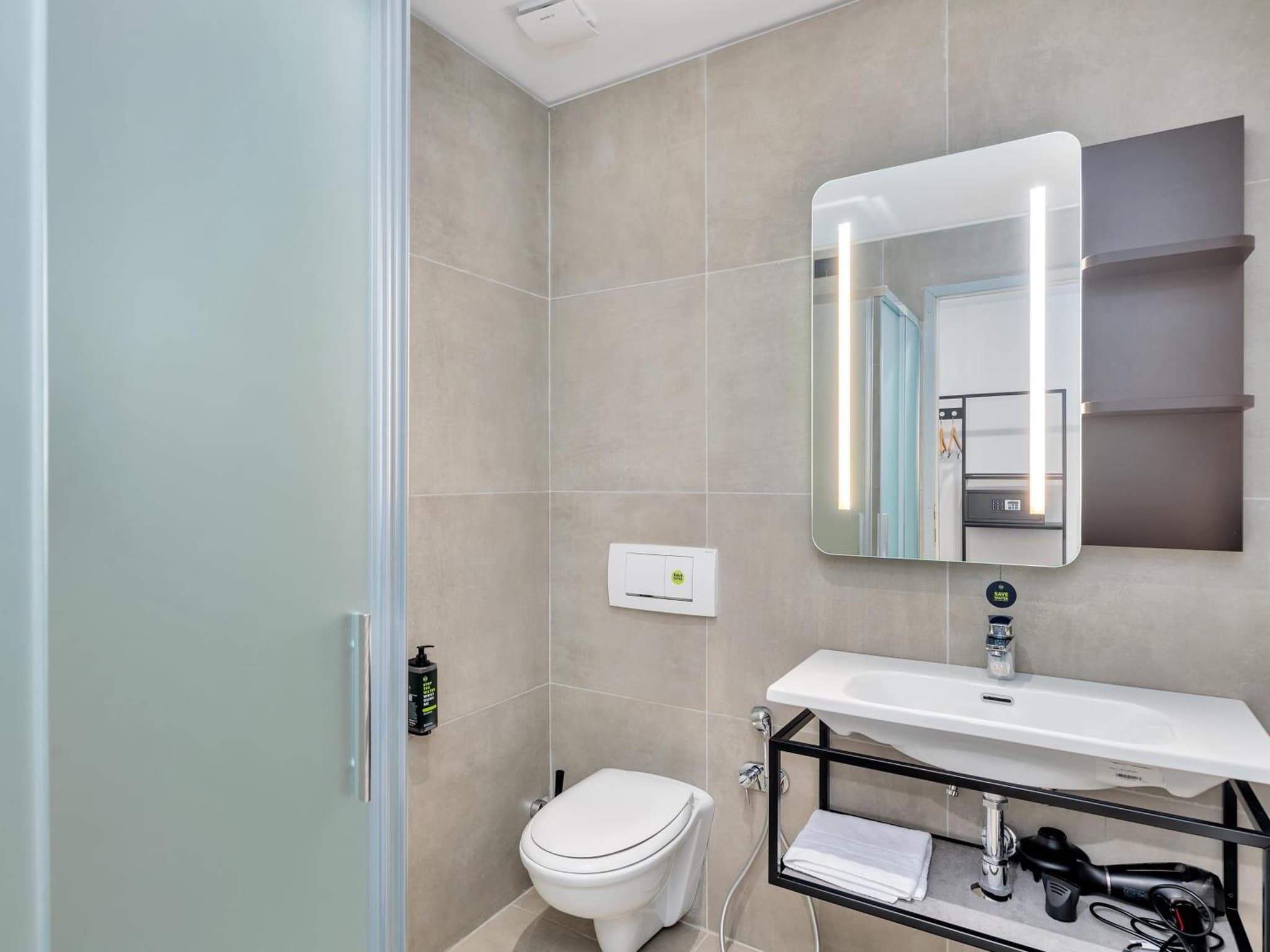 B&B HOTEL Alba photo 2