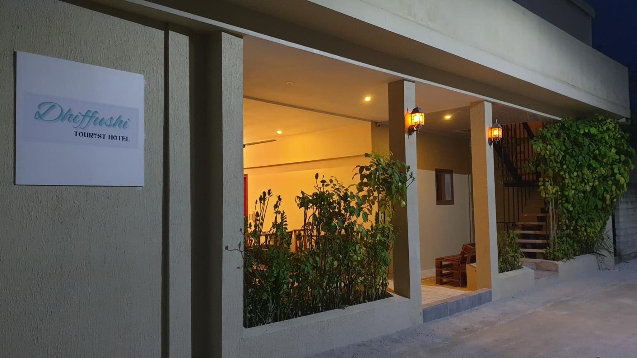 Dhiffushi Tourist Hotel photo 3
