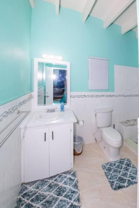 J & B Studio Apartment photo 6