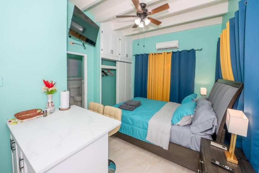 J & B Studio Apartment photo 9