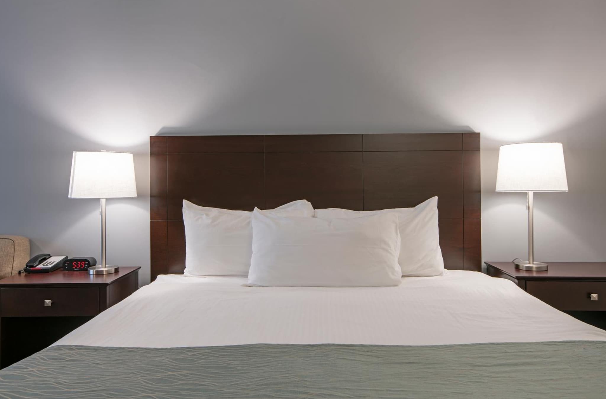 Travelodge by Wyndham Kamloops Mountview photo 3