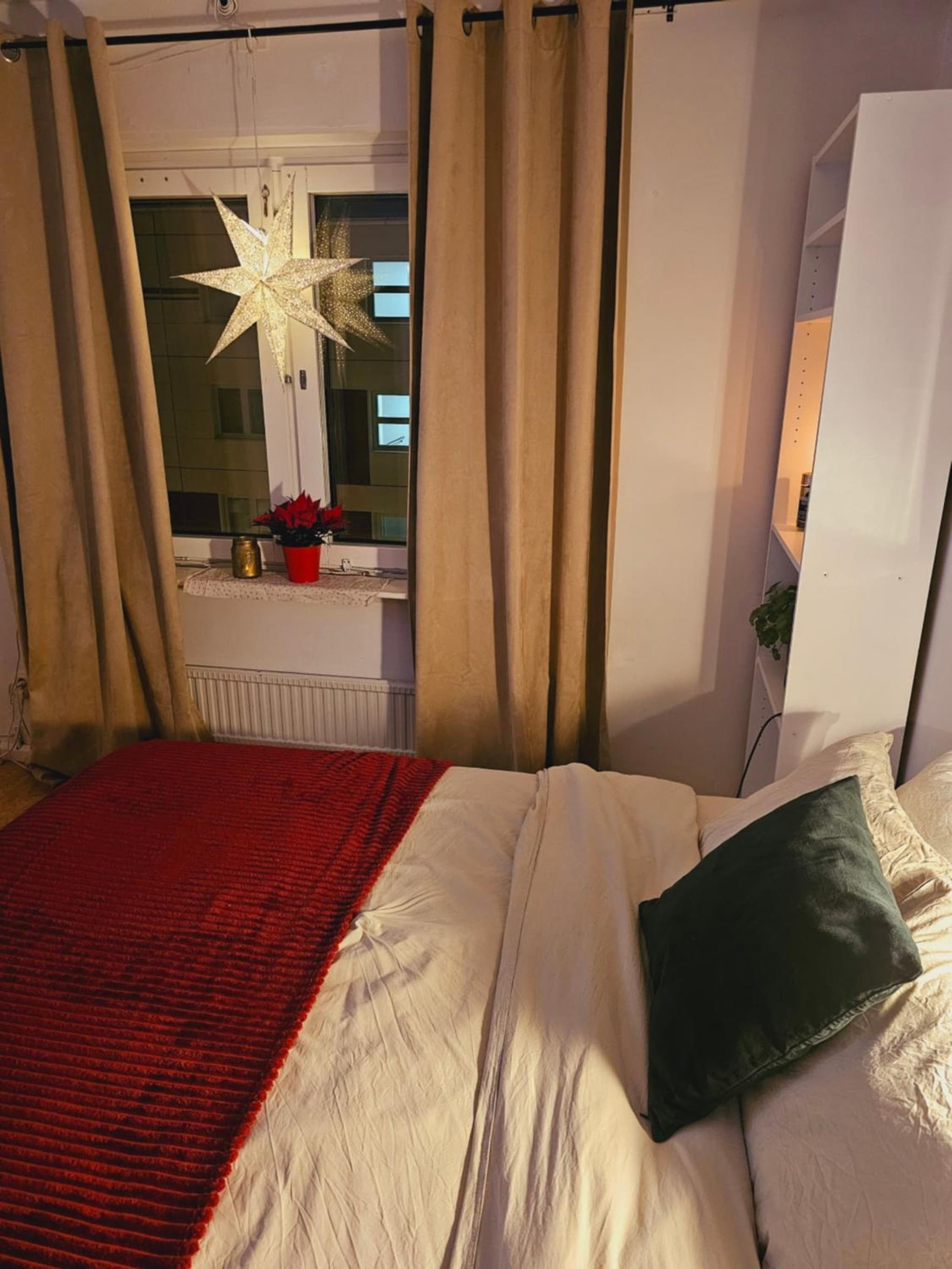 Central Room with Private Entrance and Ensuite Bathroom photo 9