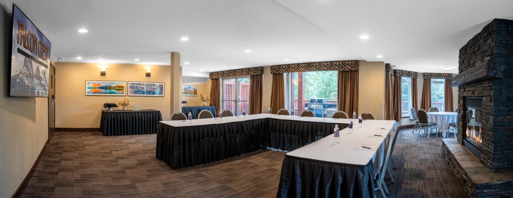 Falcon Crest Lodge by CLIQUE photo 8