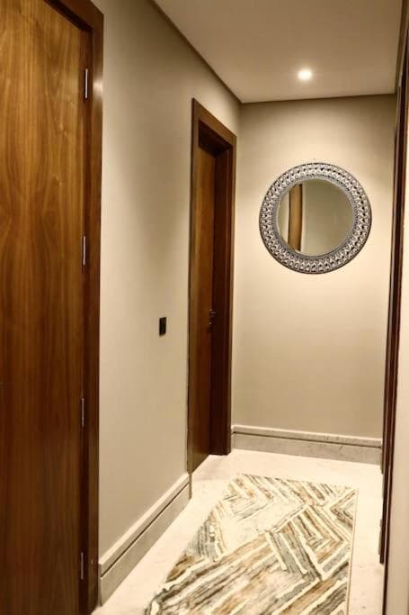 Elegant Garden & Pool View 2-BR Apt - Silverpalm photo 8