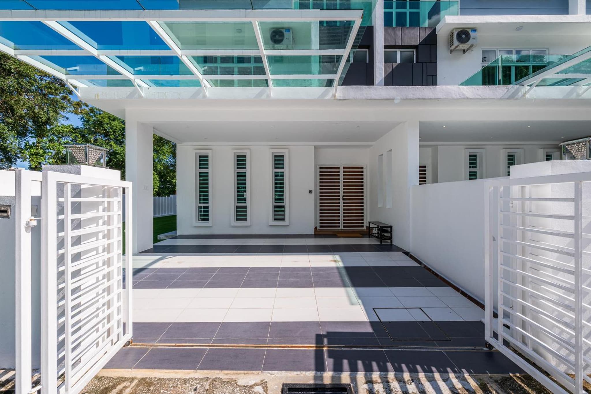 La Ferringhi Villa by BRB photo 8