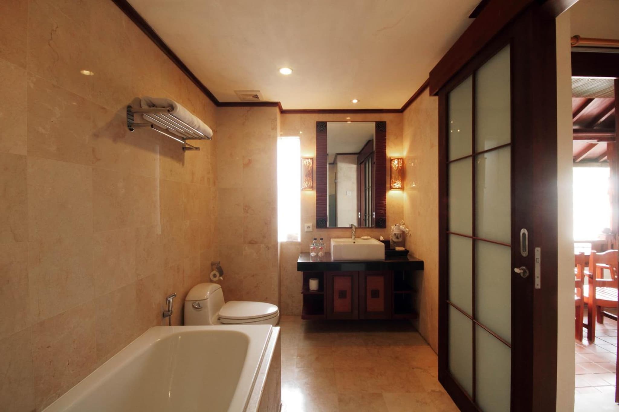 Grand Balisani Suites Hotel photo 2