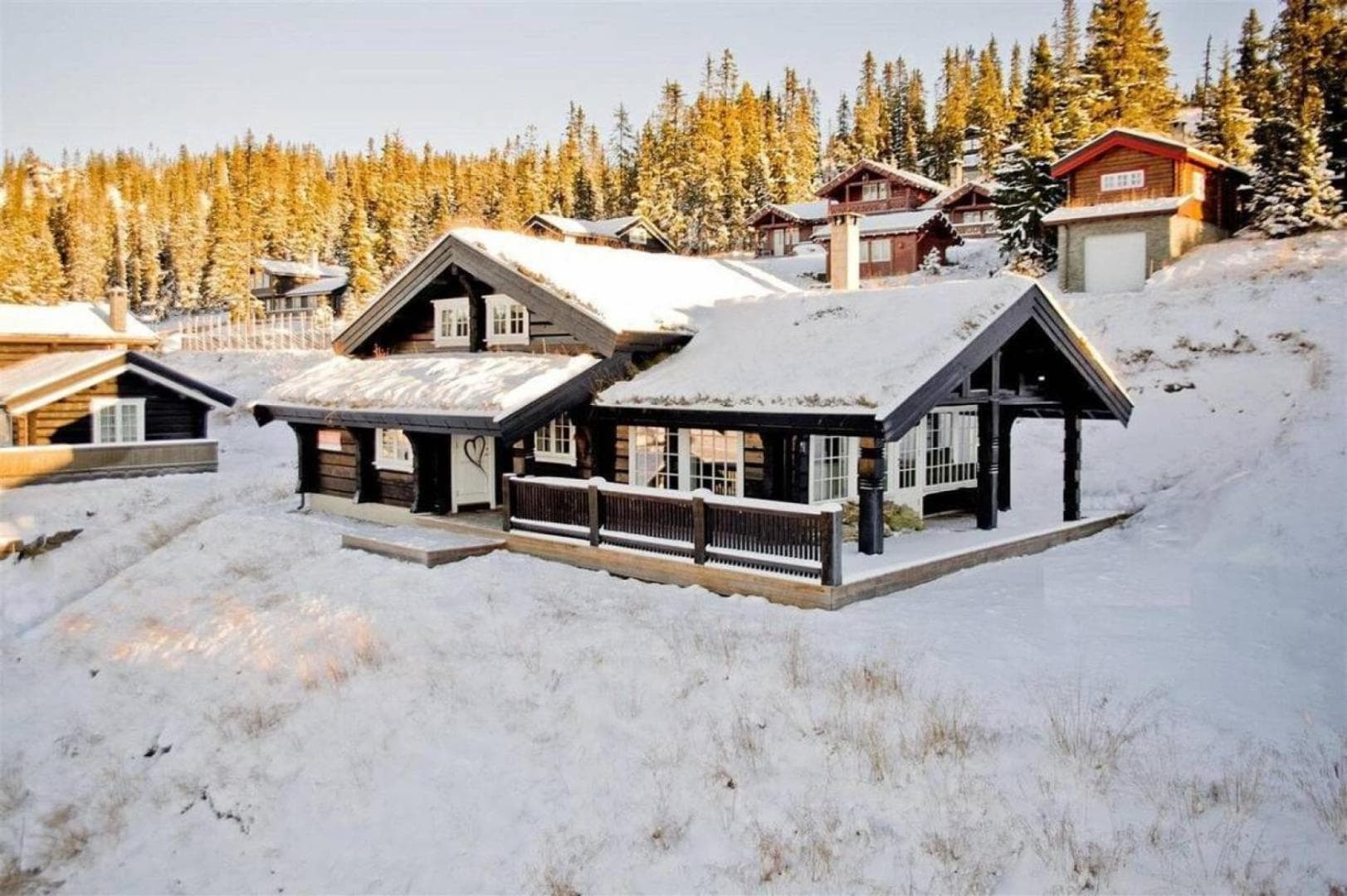 Large family cabin in Hafjell ski in-out, BBQ, terrace and fireplace