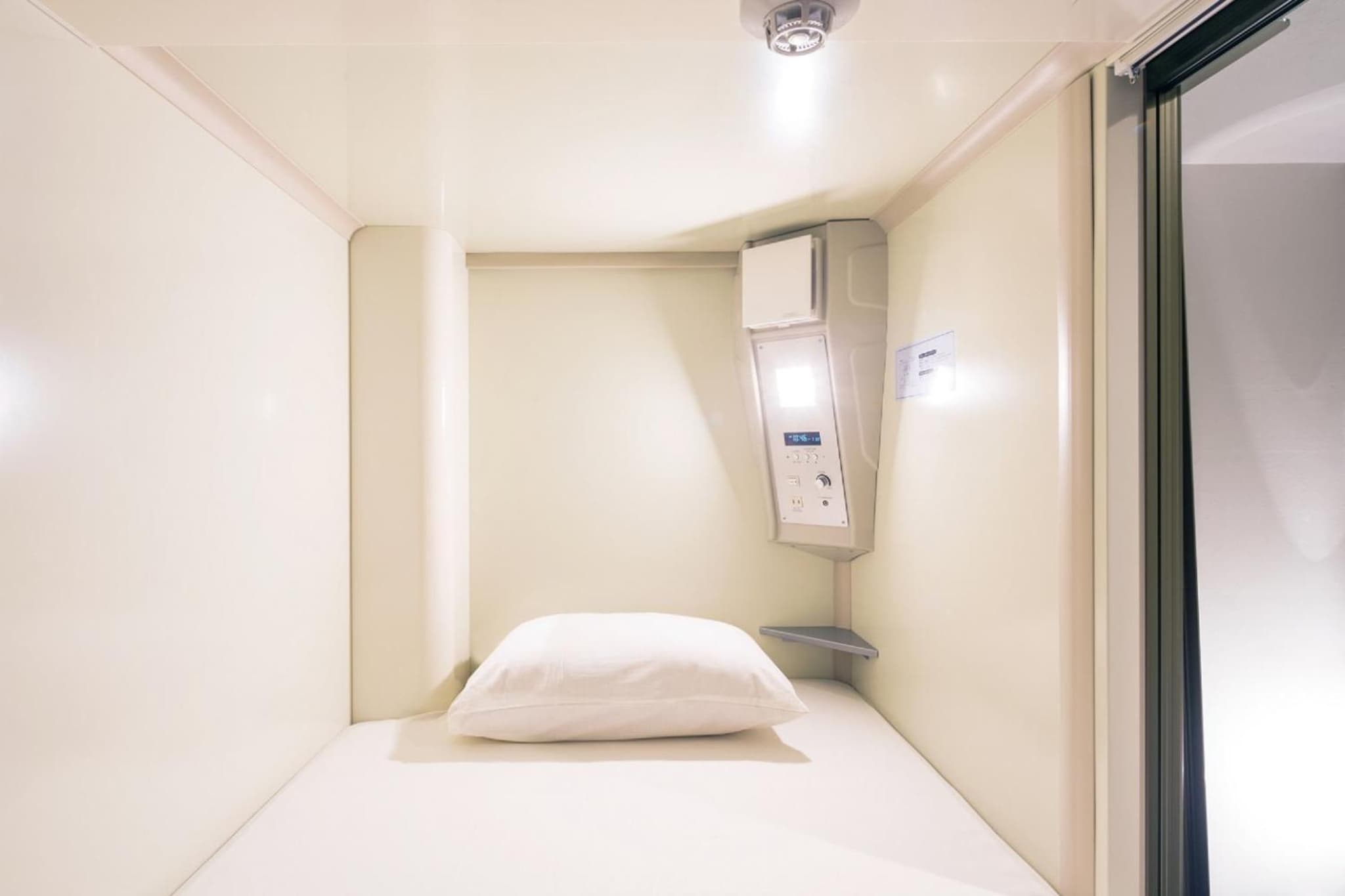Capsule Hotel Cube Hiroshima photo 4