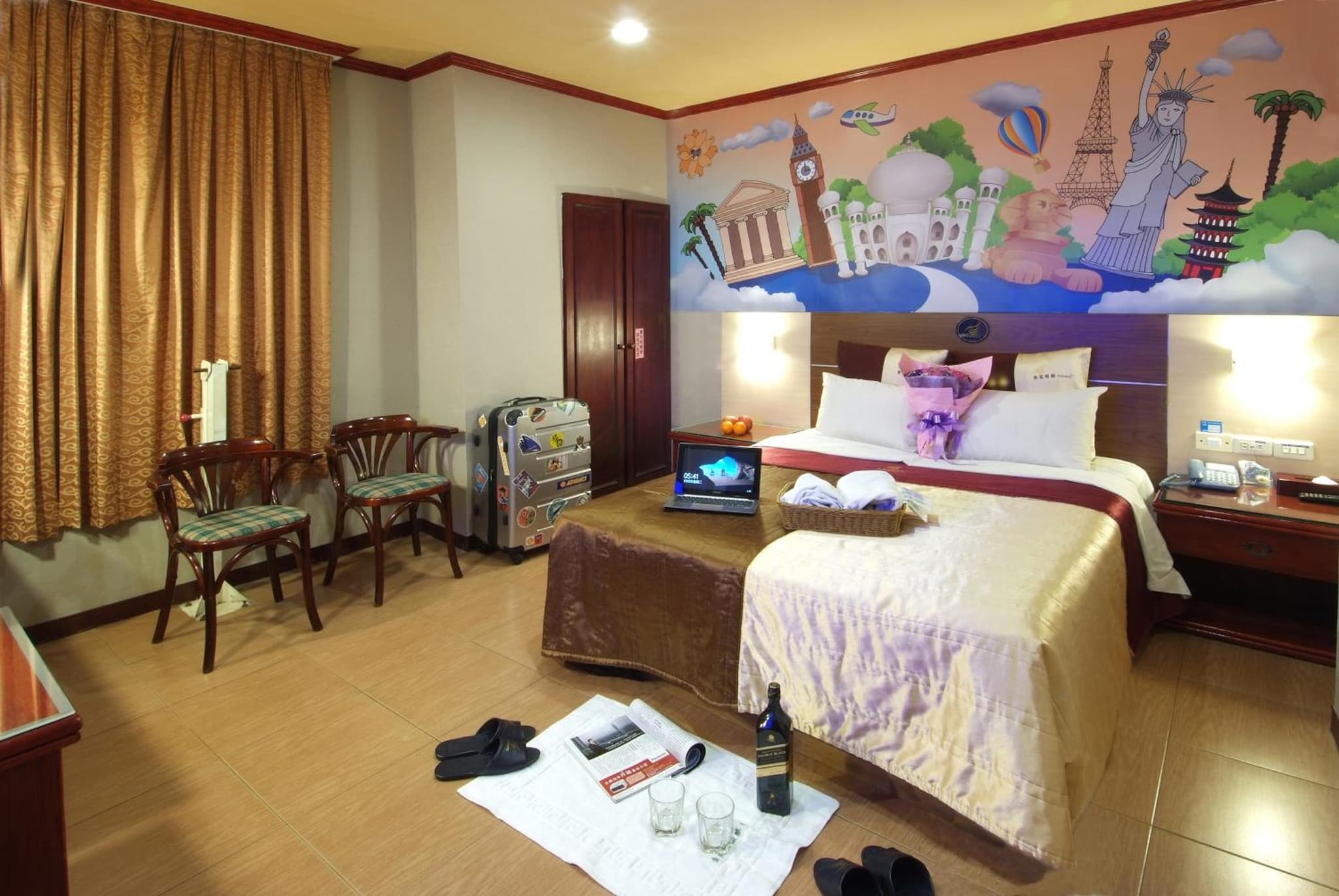 Golden Swallow Hotel photo 7