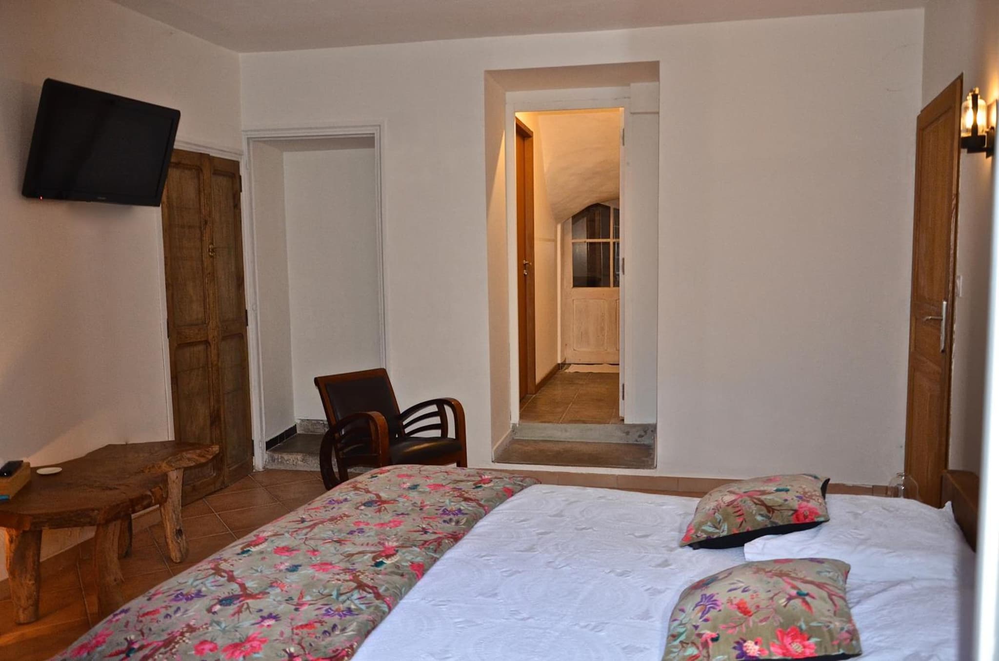 LOCUS AMOENUS photo 6