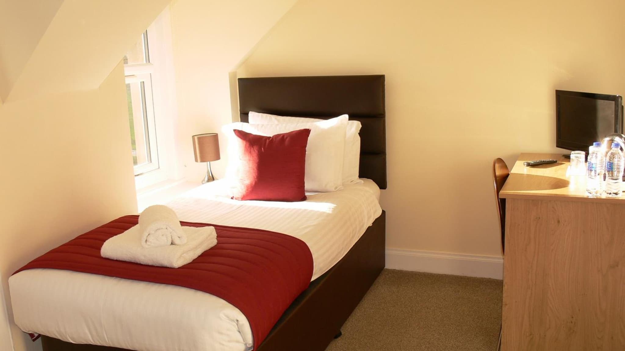 The Home Arms Guesthouse photo 6