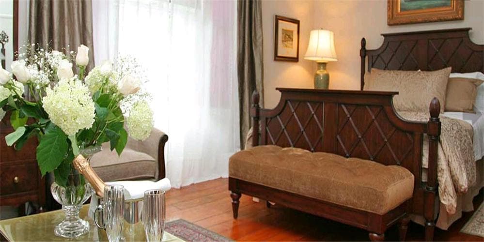Historic Lyons House photo 4