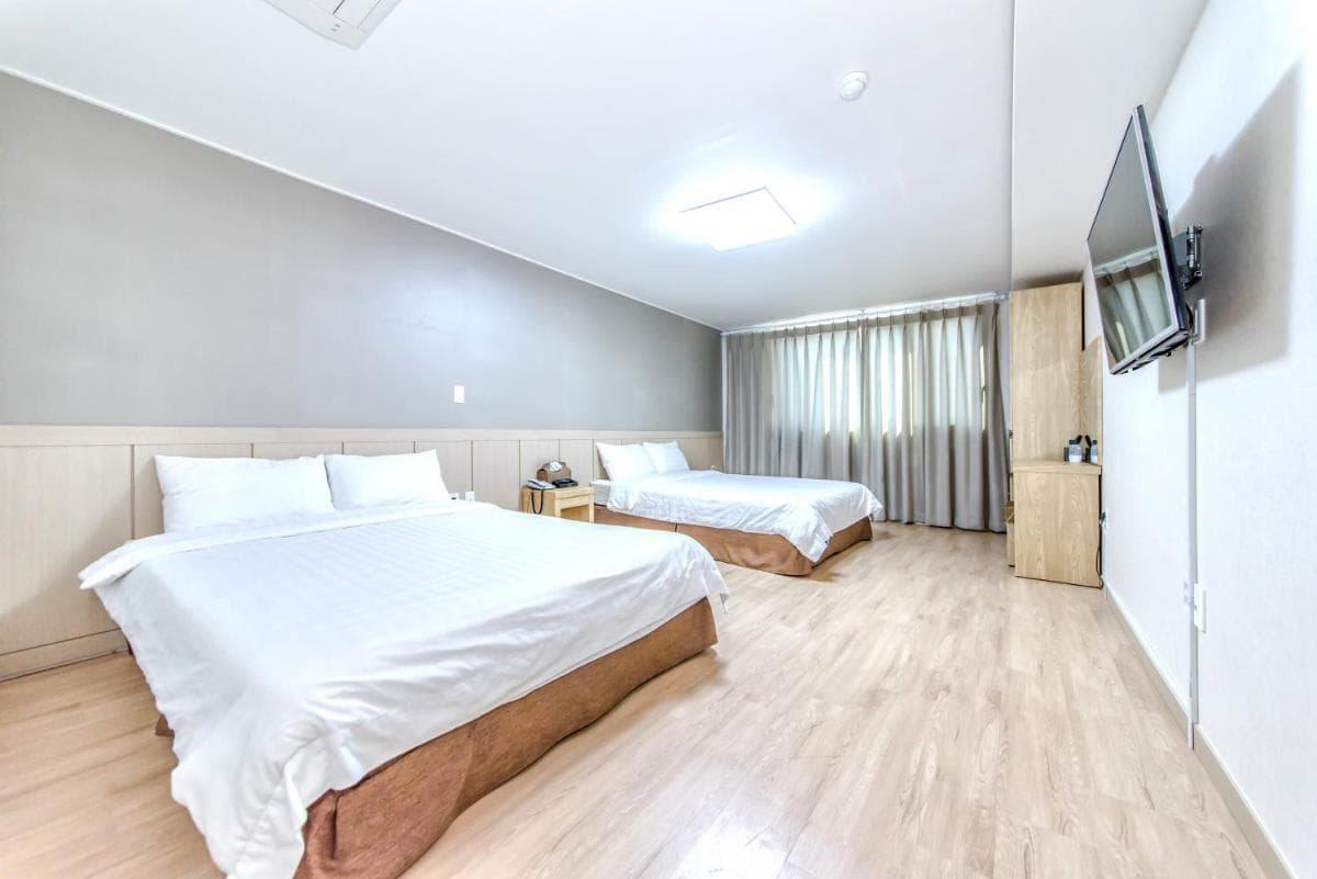 Jungmoon City Hotel & J-hill Hotel photo 5