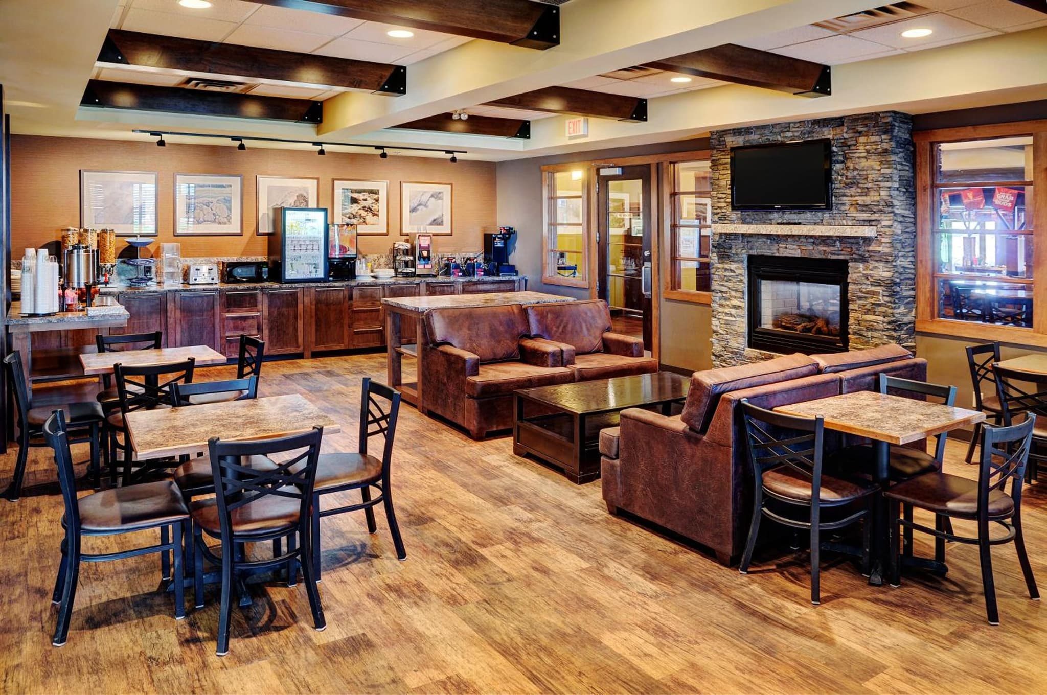 Lakeview Inns & Suites - Fort Saskatchewan photo 7