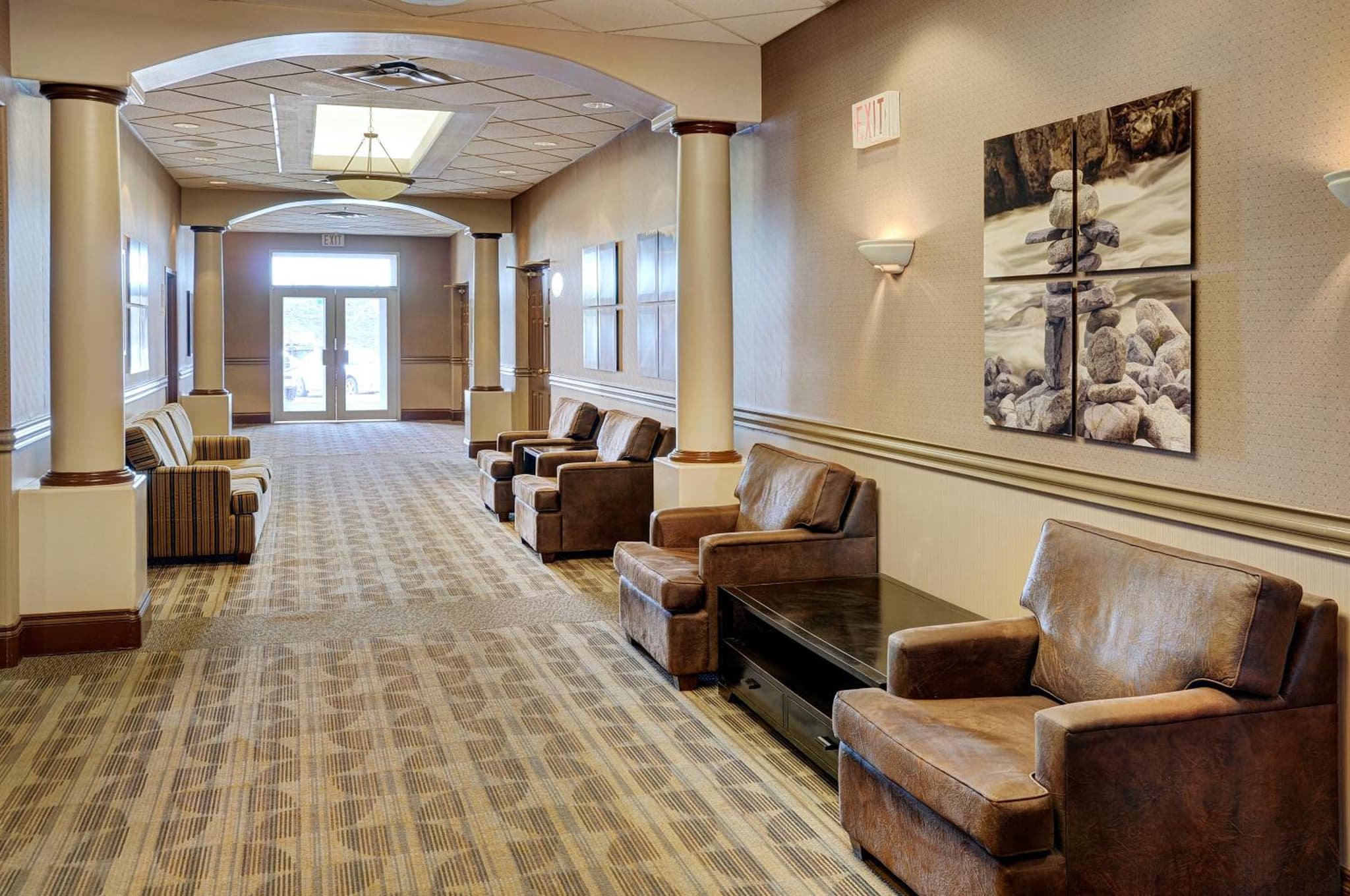Lakeview Inns & Suites - Fort Saskatchewan photo 9
