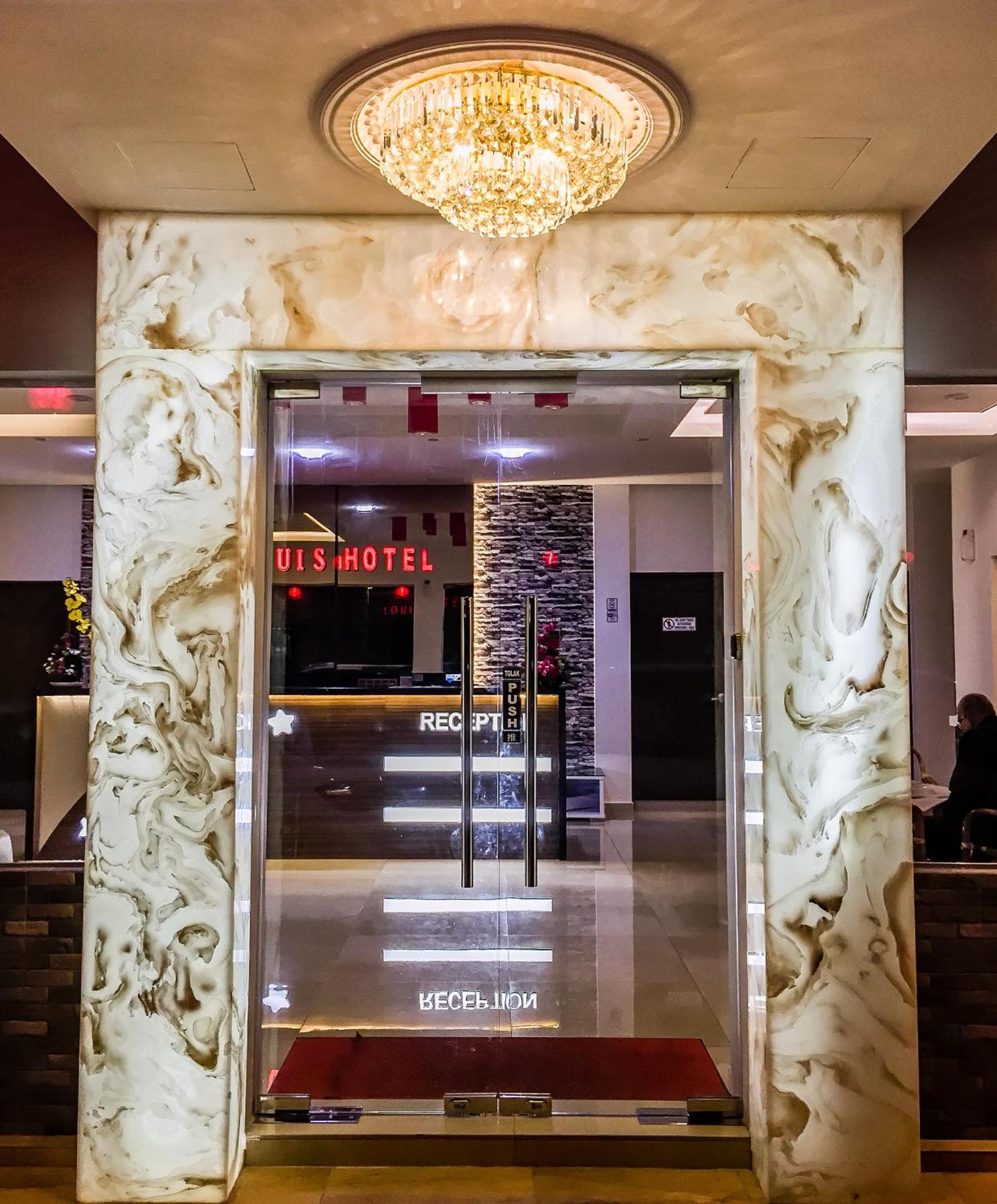 Louis Hotel photo 9