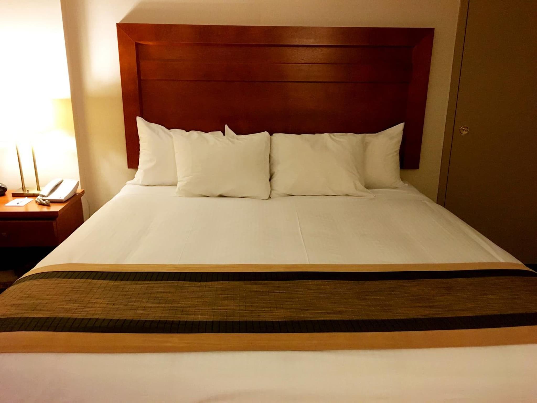St. Albert Inn & Suites photo 3